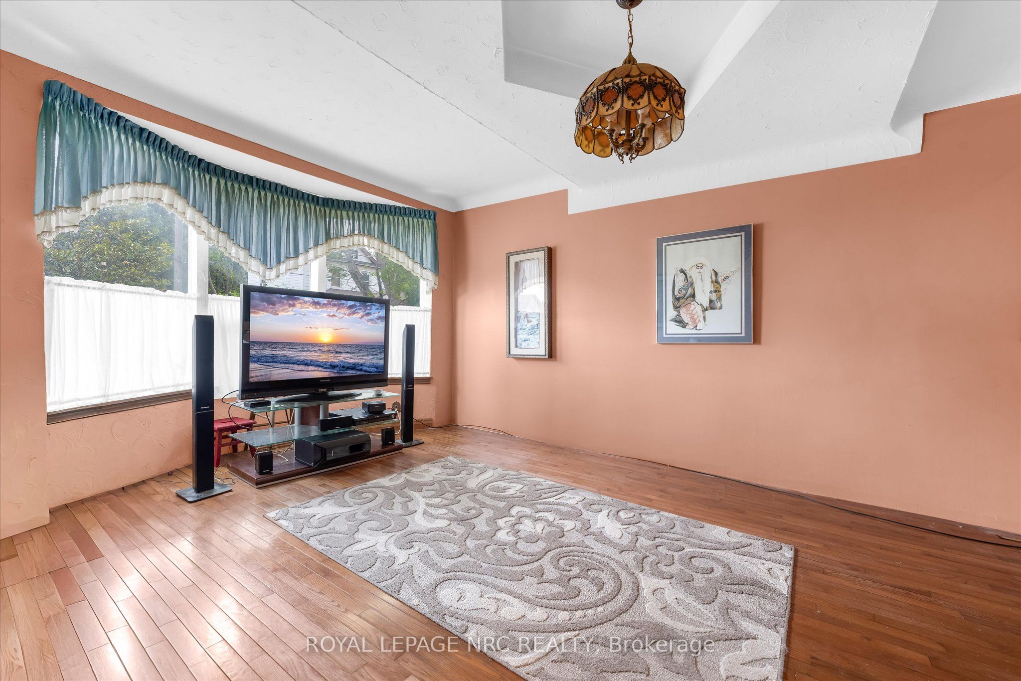 4271 Elgin Street Property Photo 11