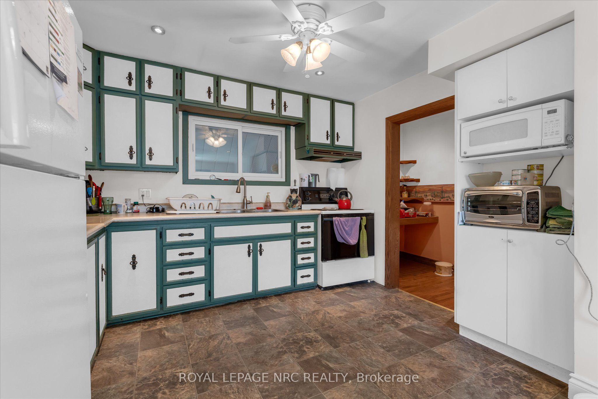4271 Elgin Street Property Photo 15