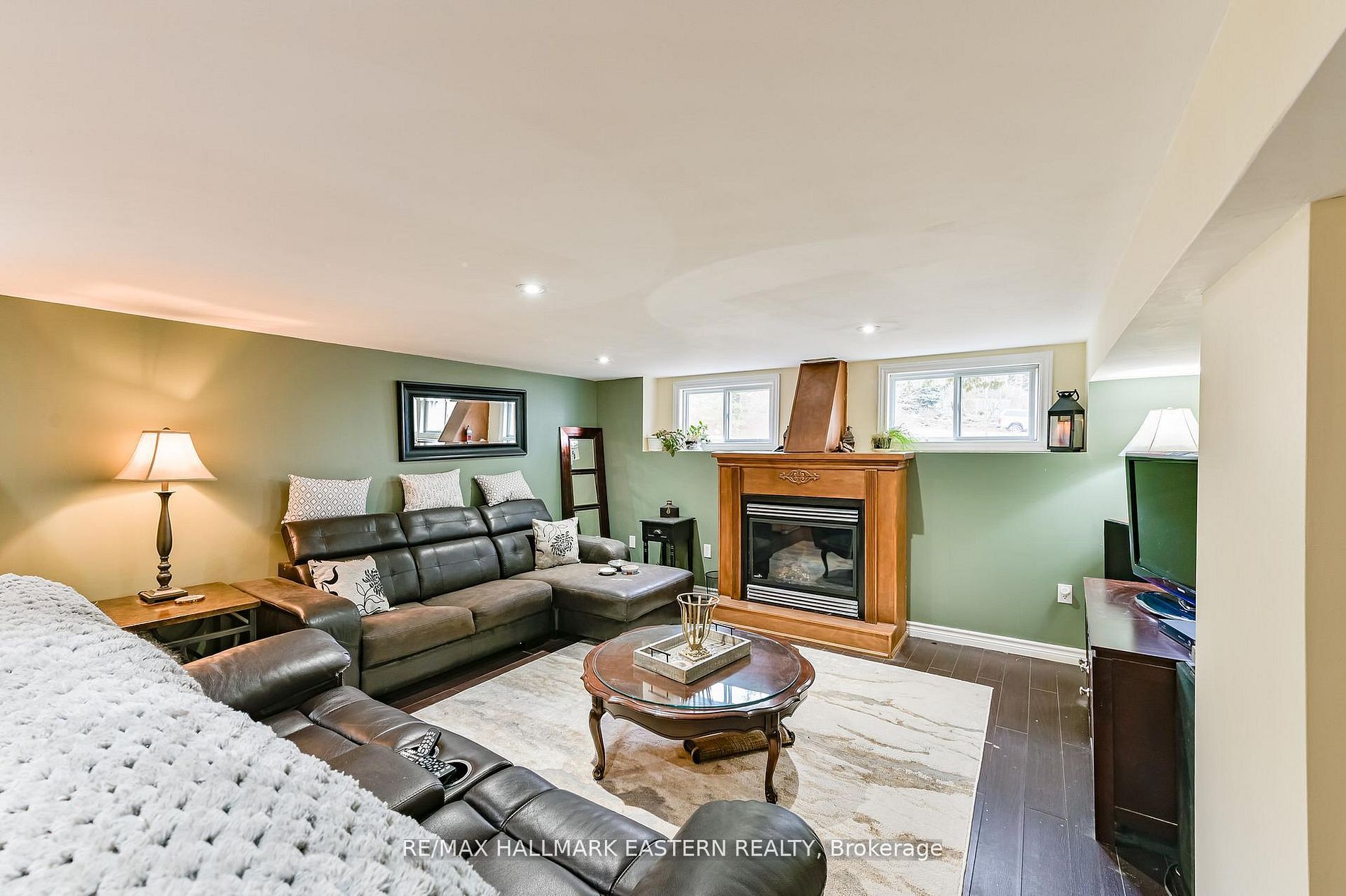 2839 Peter Street Property Photo 22
