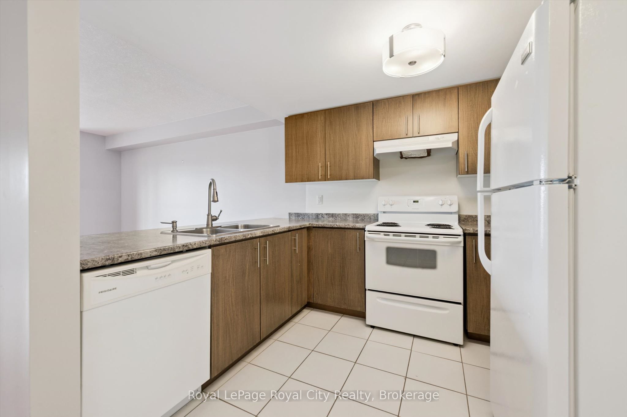 103 Westminster Crescent 408 Property Photo 5