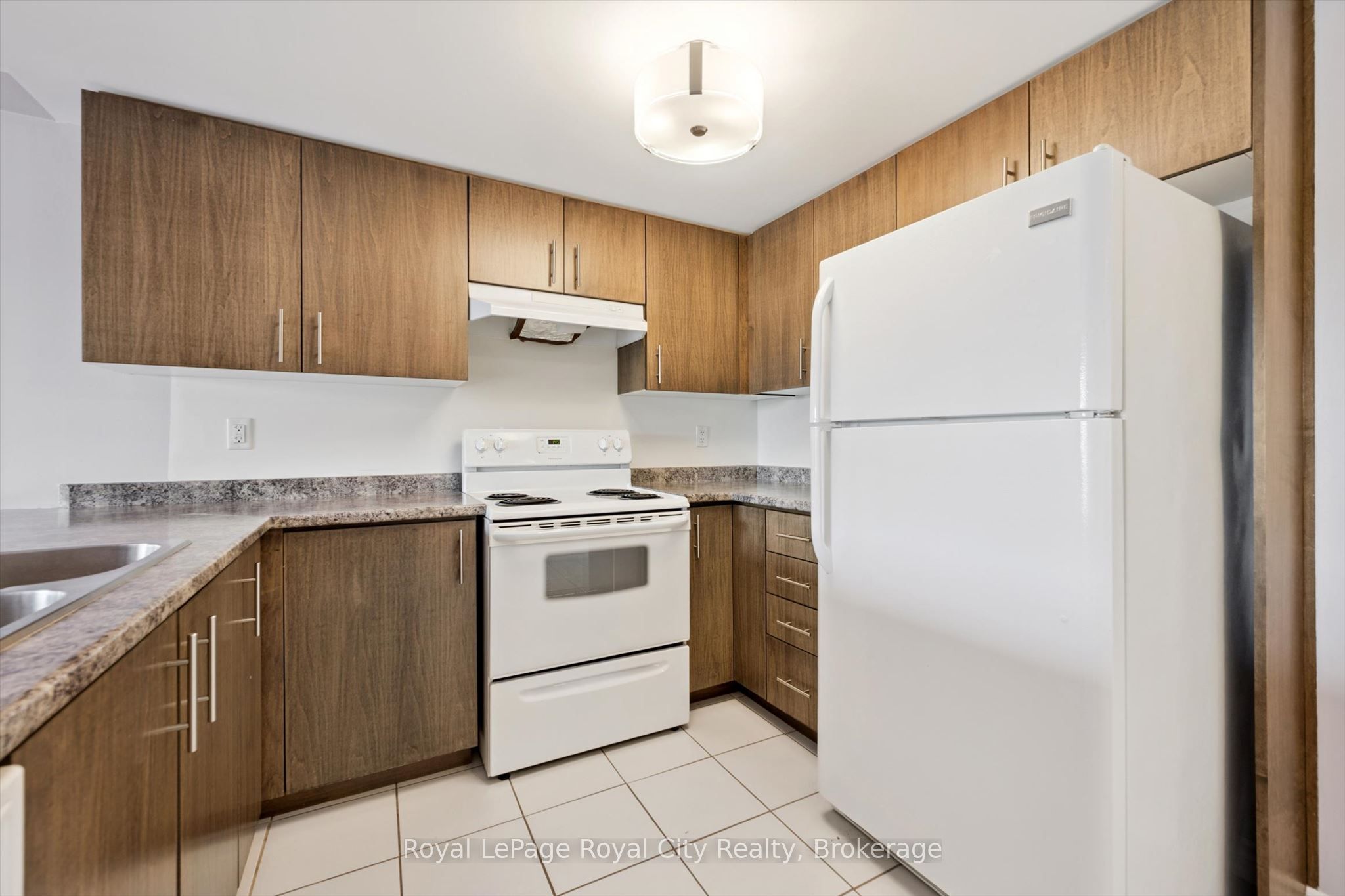 103 Westminster Crescent 408 Property Photo 6