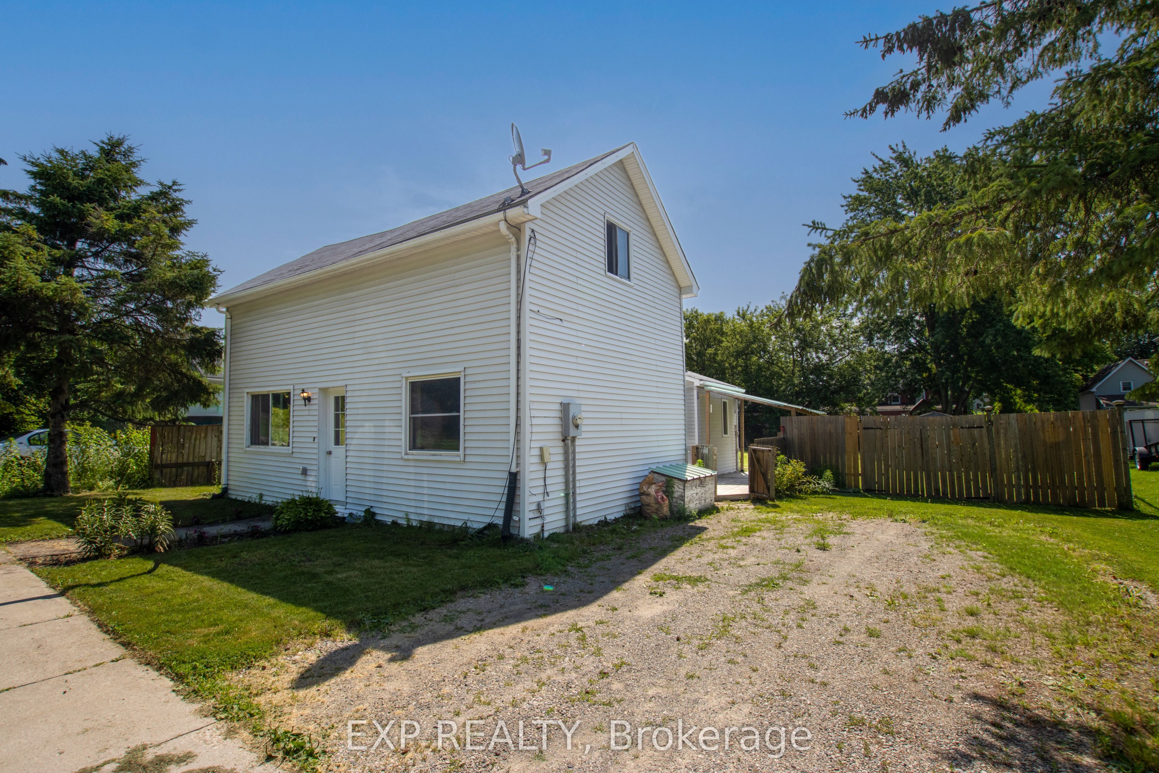 190 Munroe Street Property Photo 1