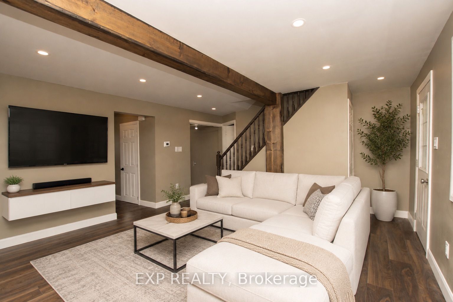190 Munroe Street Property Photo 10