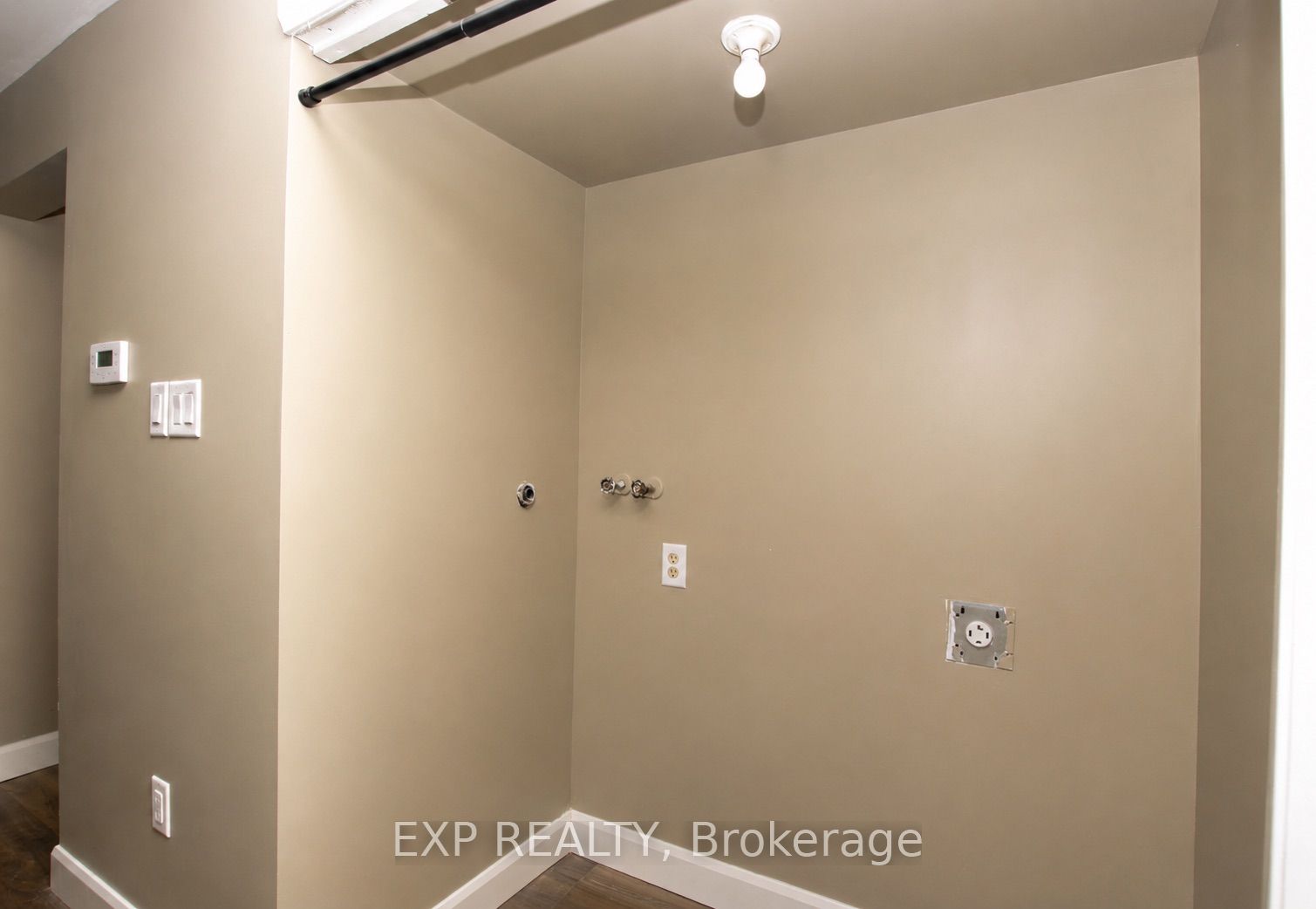 190 Munroe Street Property Photo 17