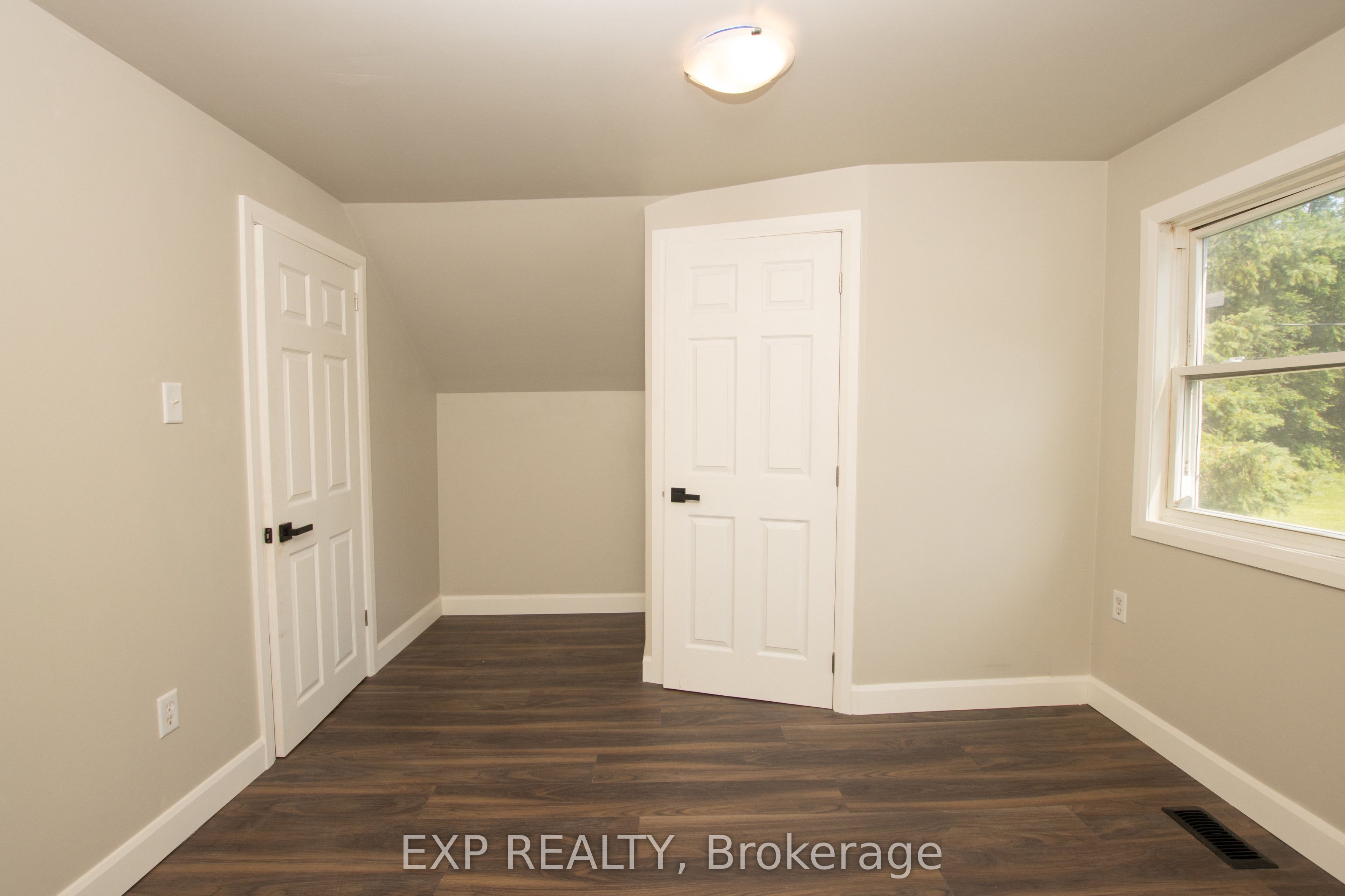 190 Munroe Street Property Photo 20