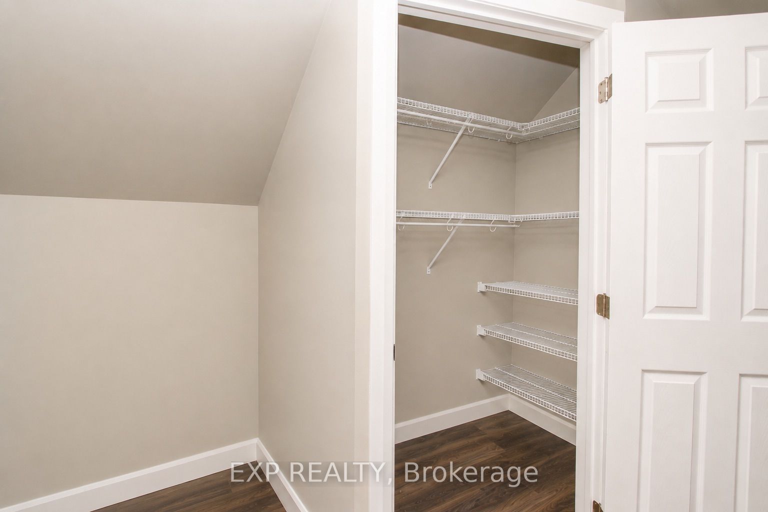 190 Munroe Street Property Photo 21