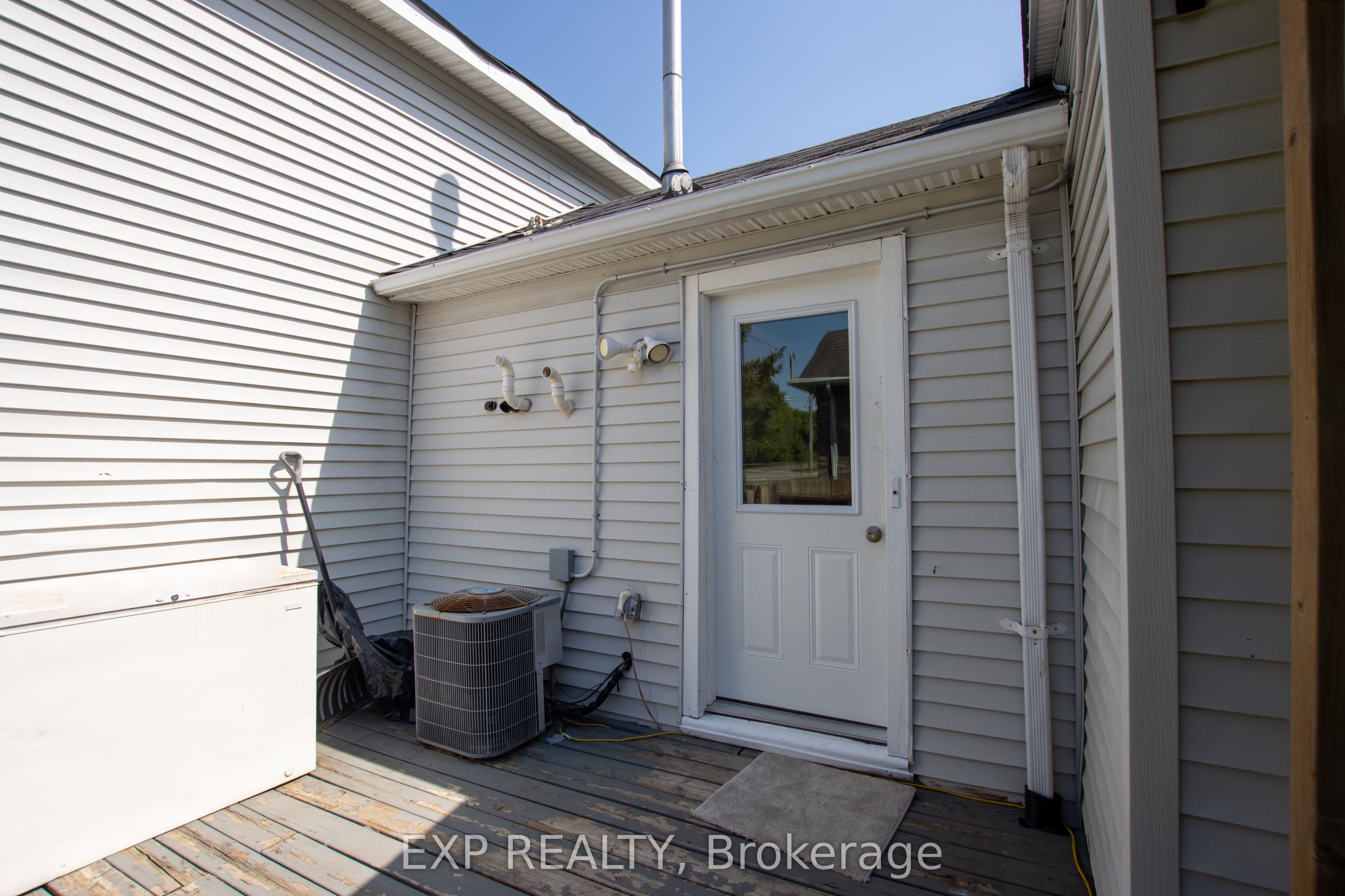190 Munroe Street Property Photo 29