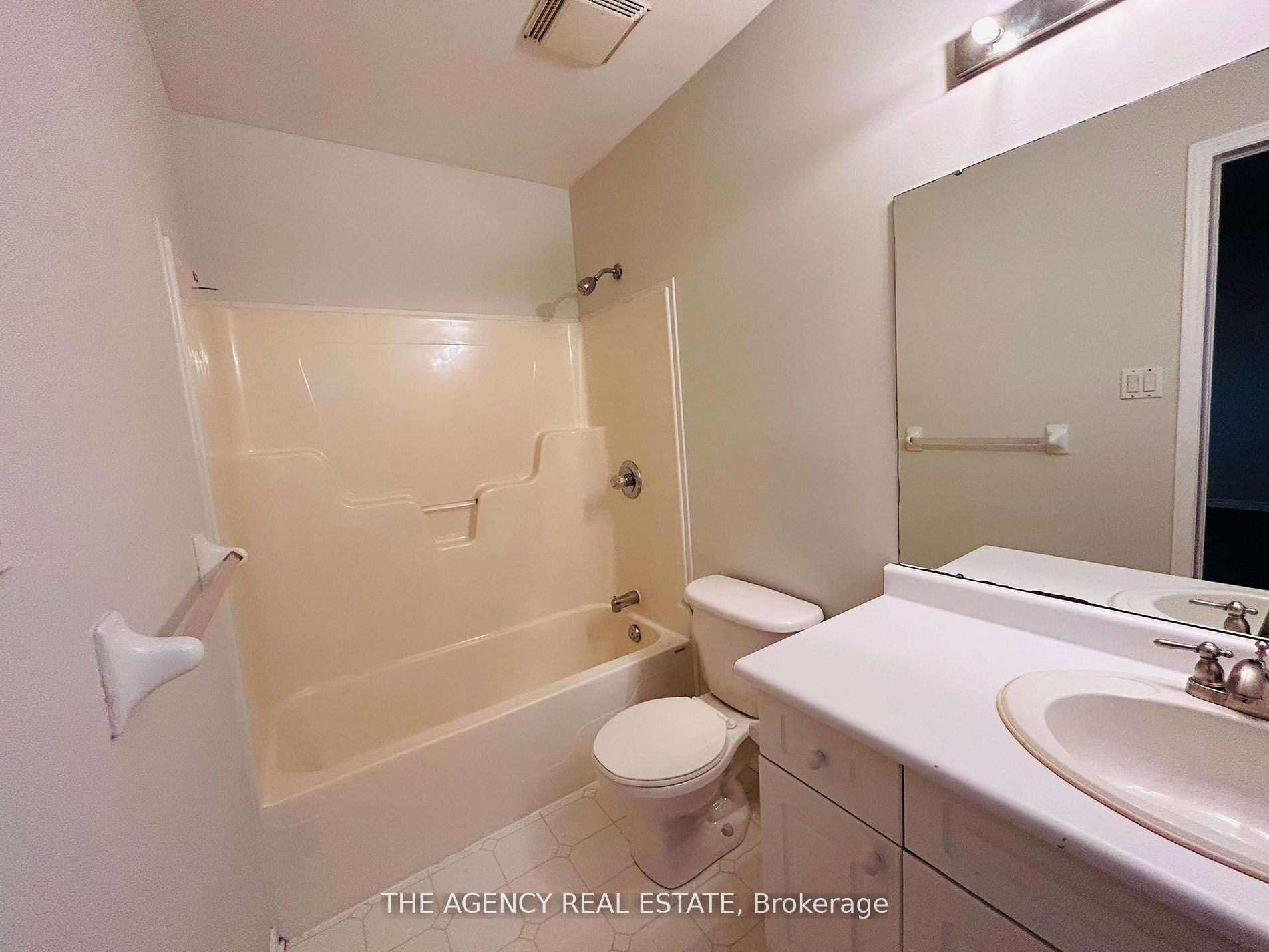 185 North Centre Road 4 Property Photo 13