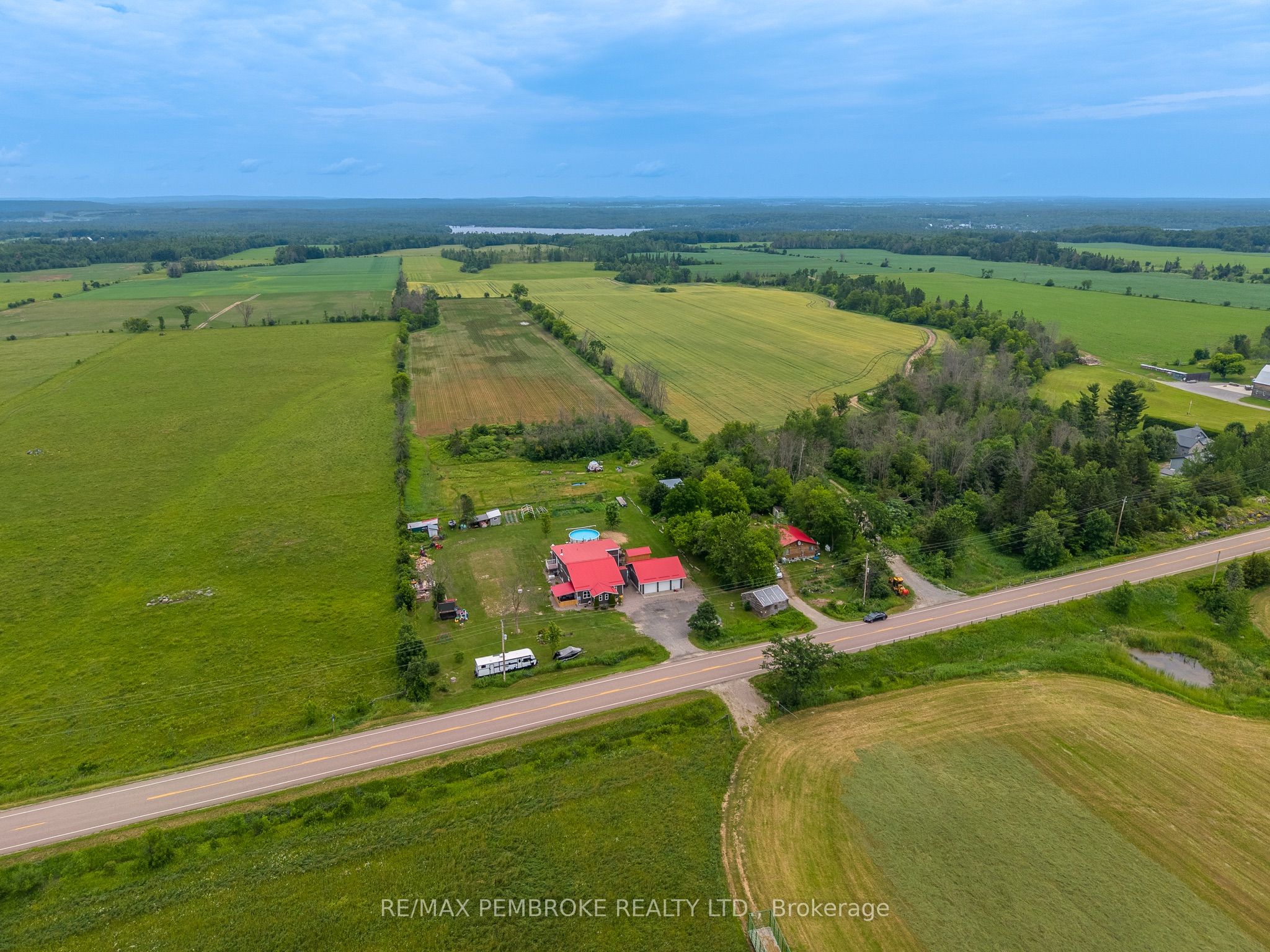 1890 Queensline Road Property Photo 3