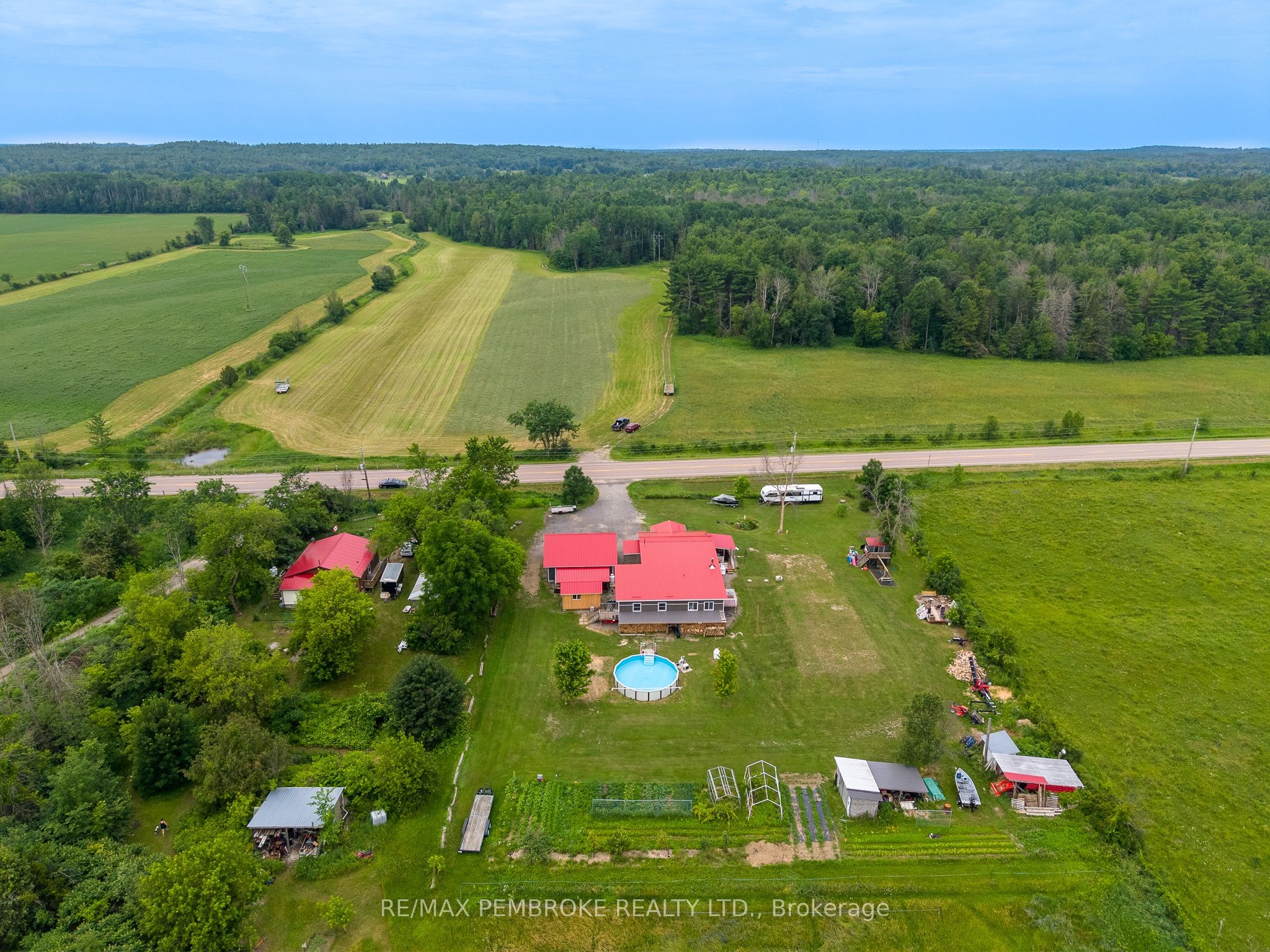 1890 Queensline Road Property Photo 4