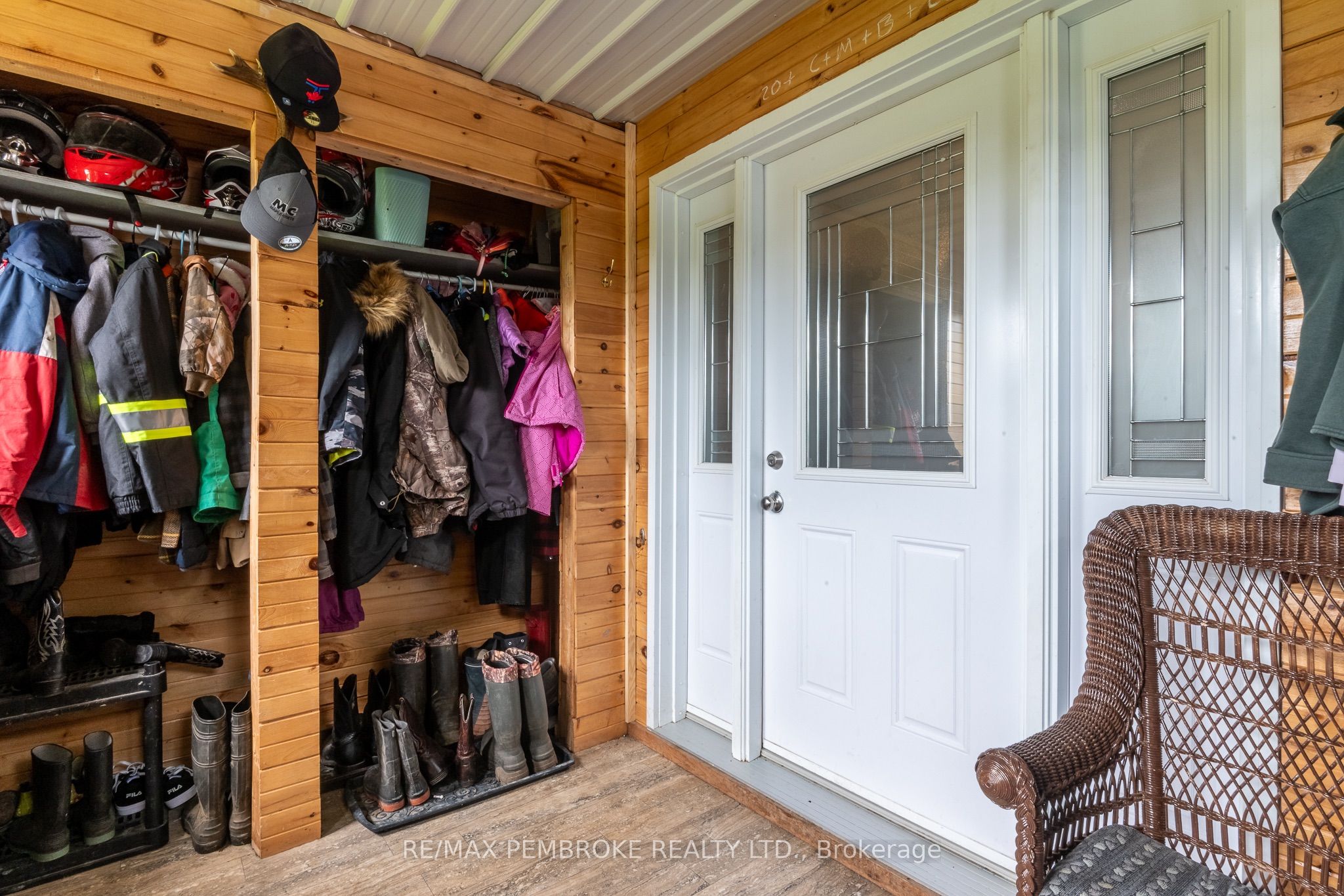 1890 Queensline Road Property Photo 5
