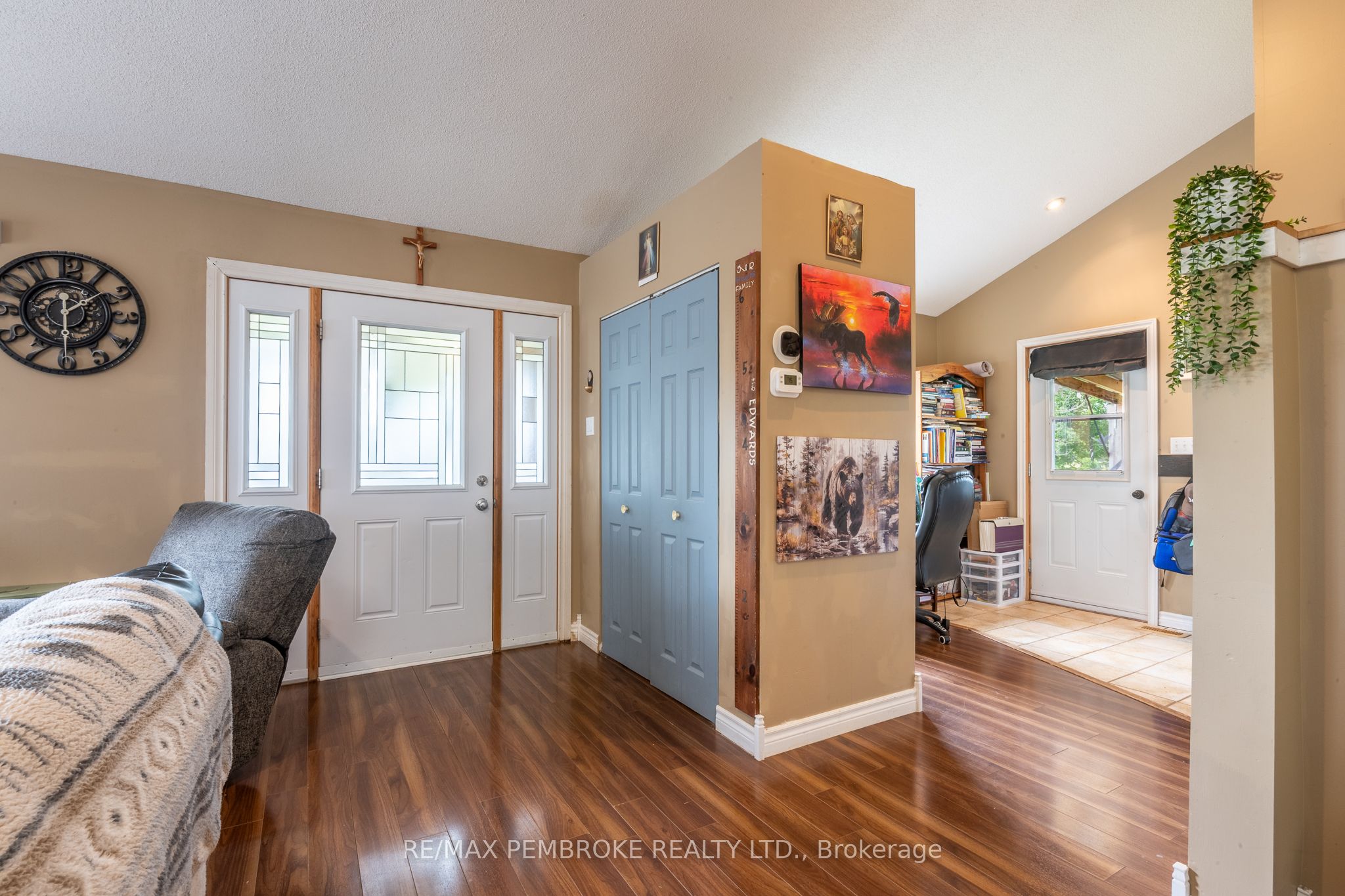 1890 Queensline Road Property Photo 9