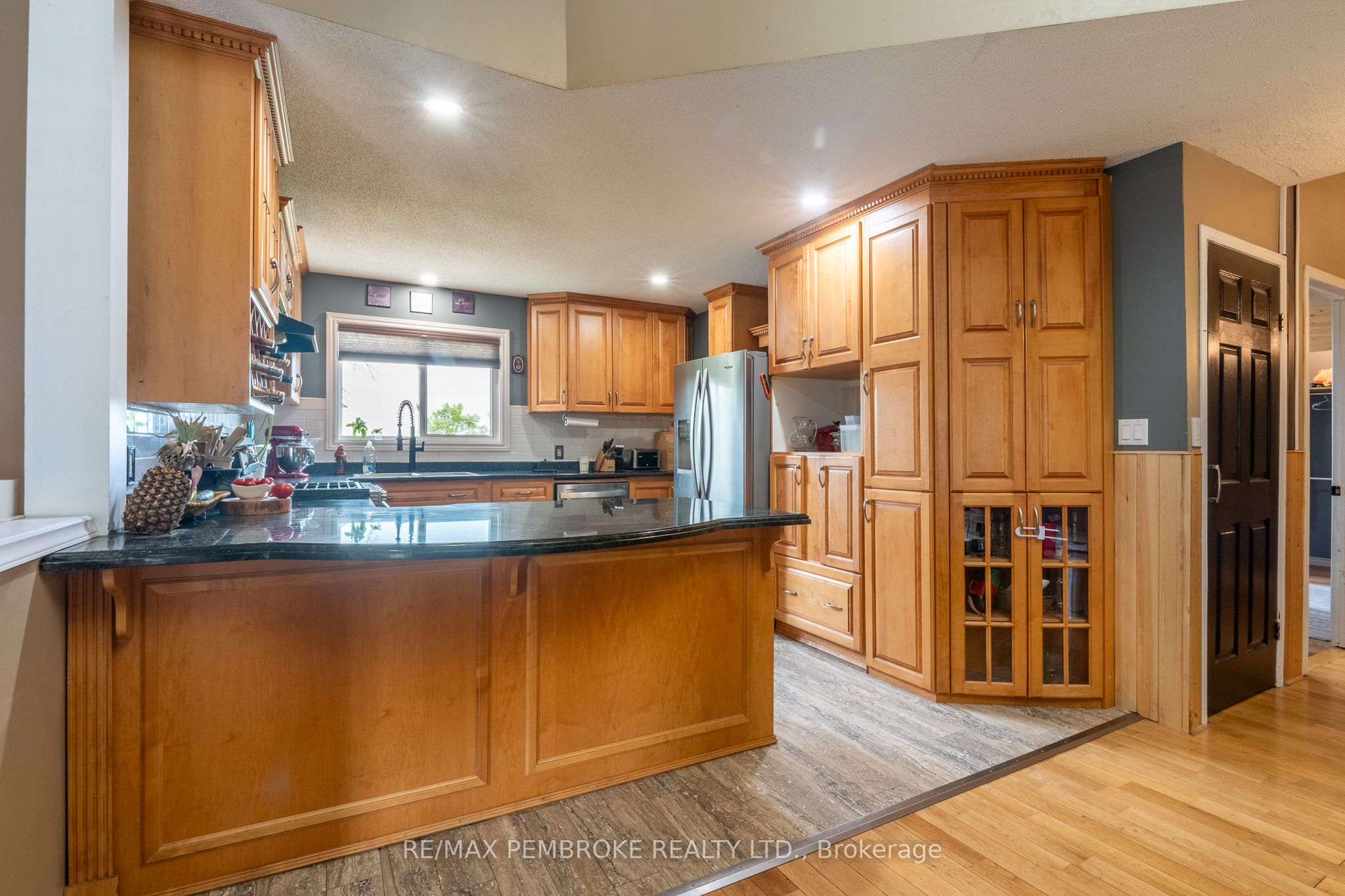 1890 Queensline Road Property Photo 13