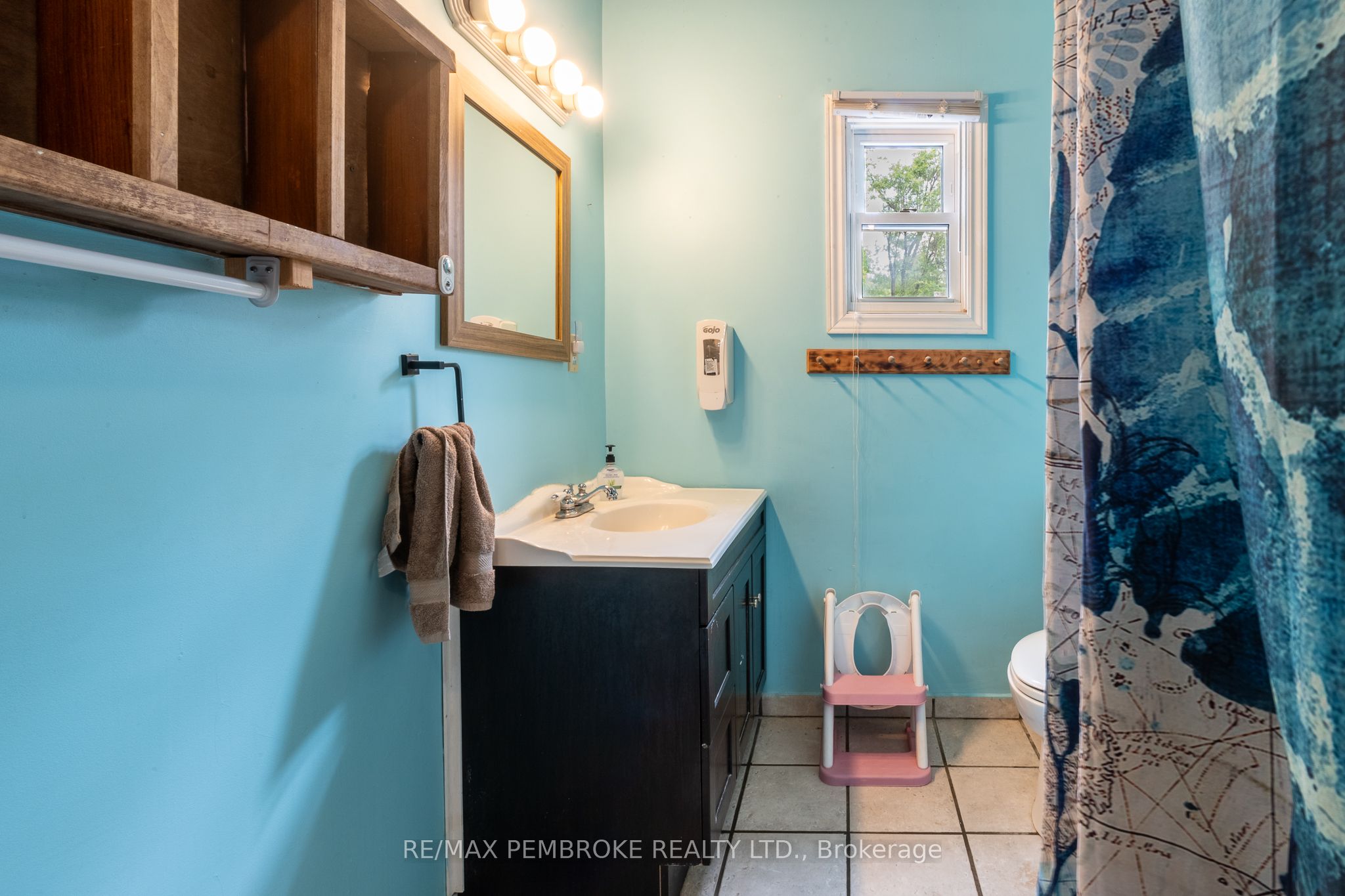 1890 Queensline Road Property Photo 18