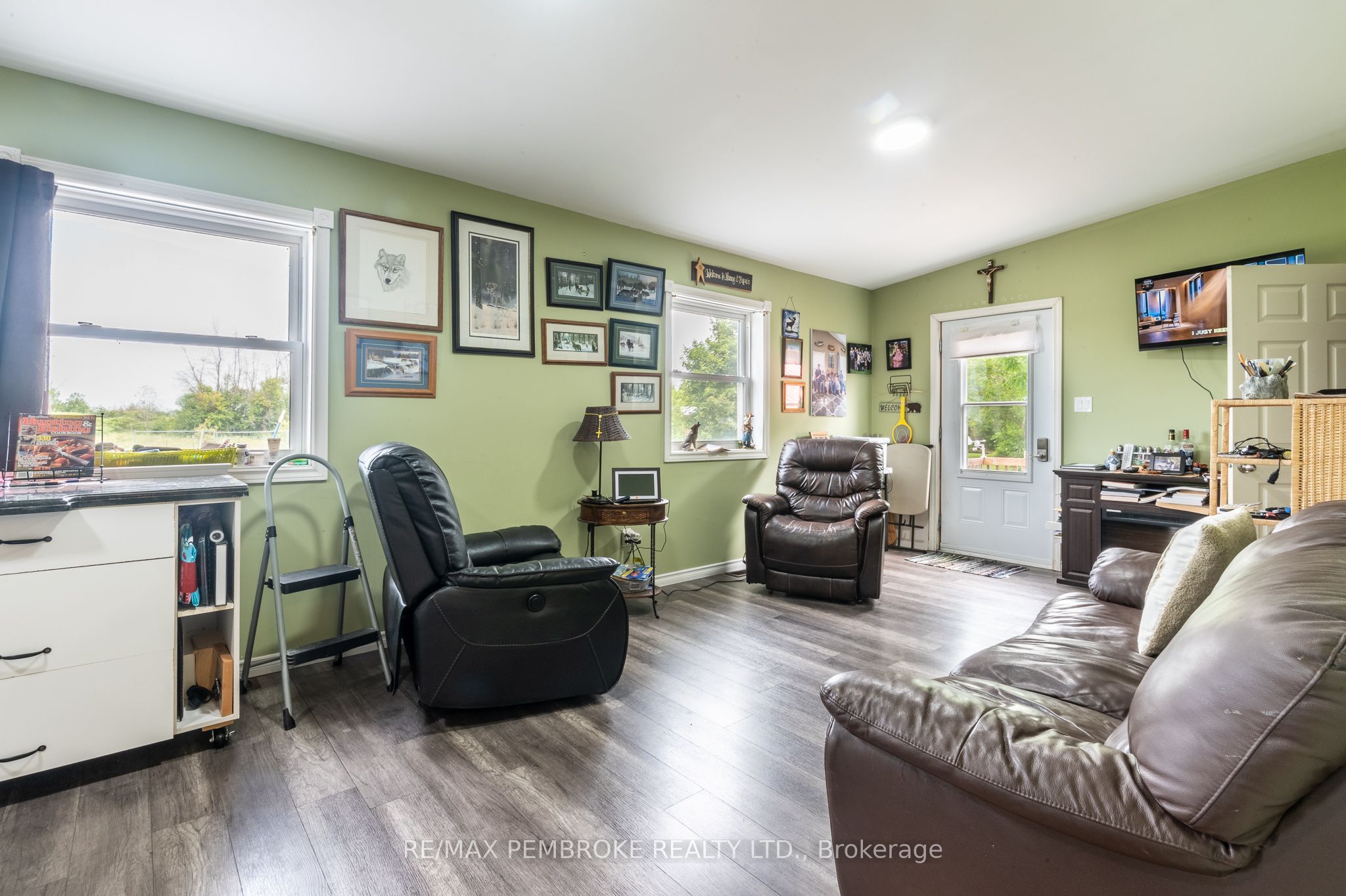 1890 Queensline Road Property Photo 25