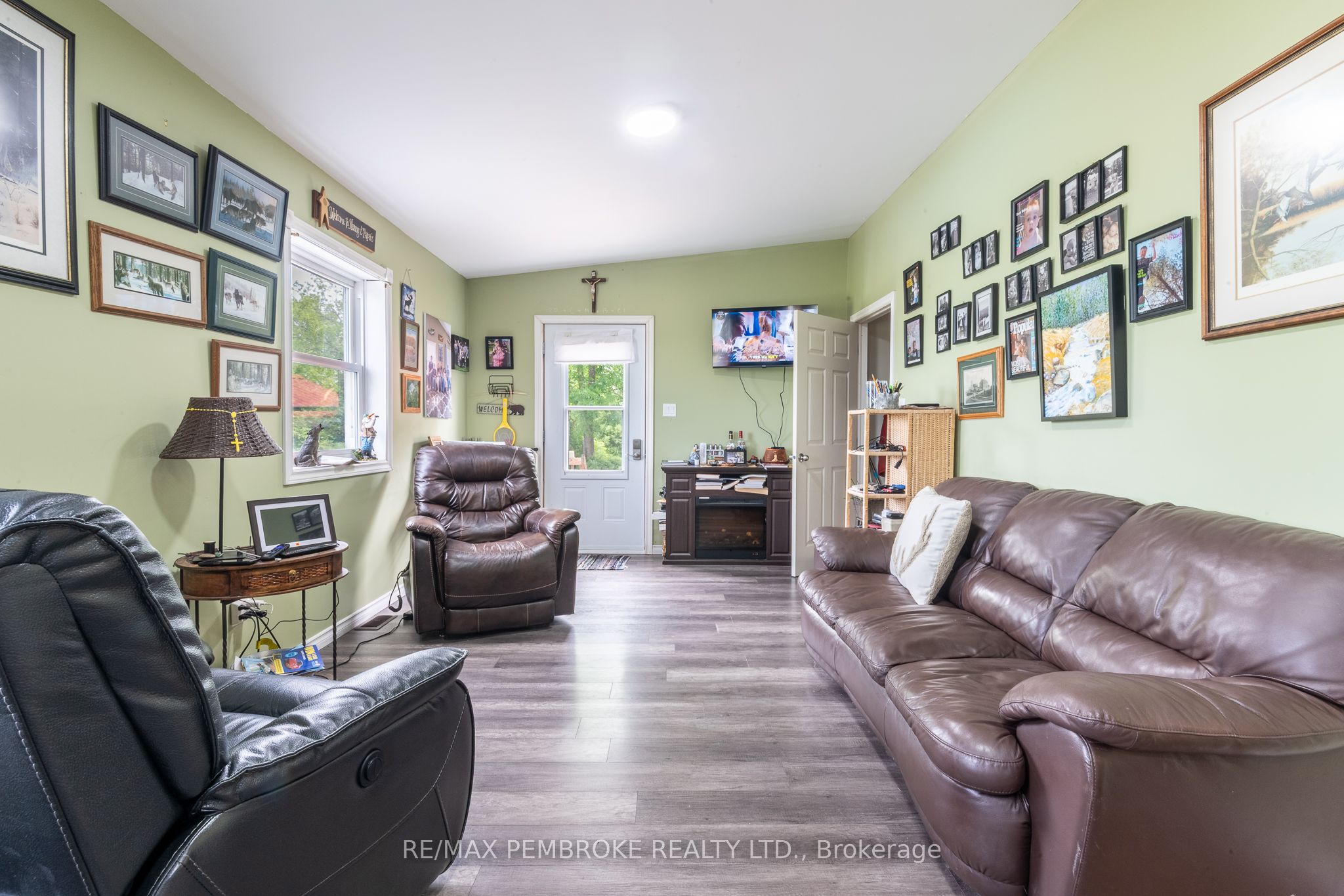 1890 Queensline Road Property Photo 27
