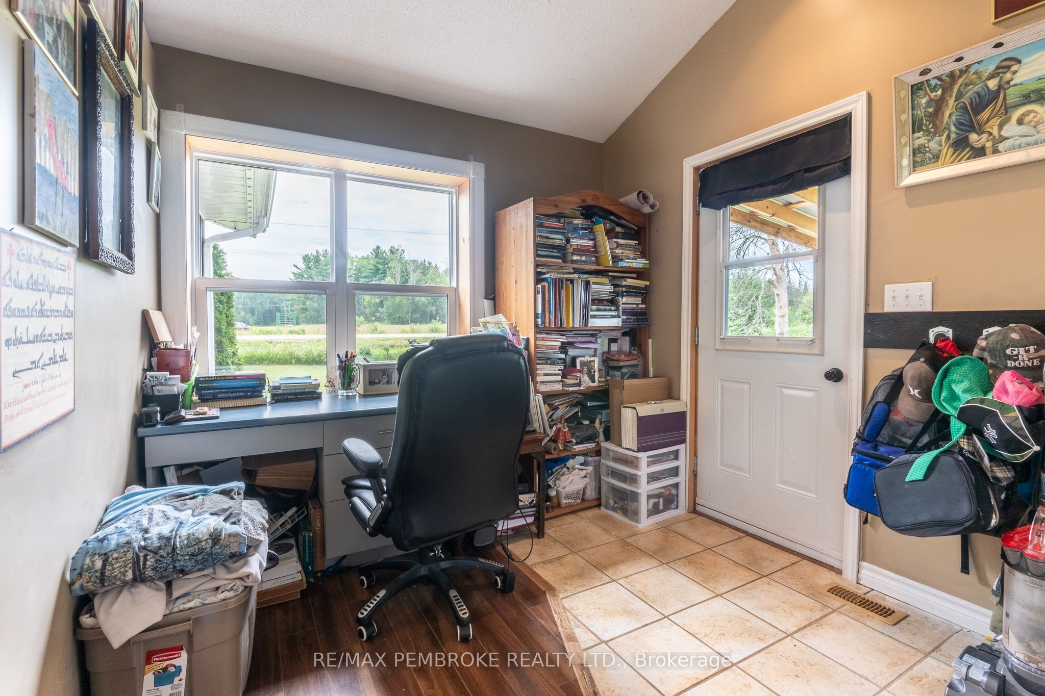 1890 Queensline Road Property Photo 32