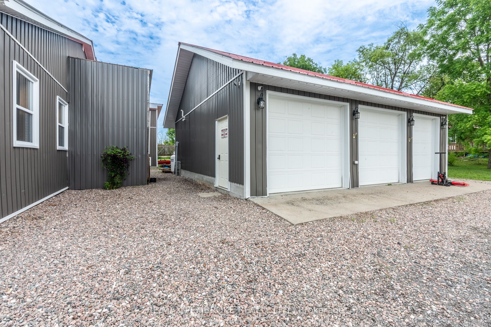 1890 Queensline Road Property Photo 44