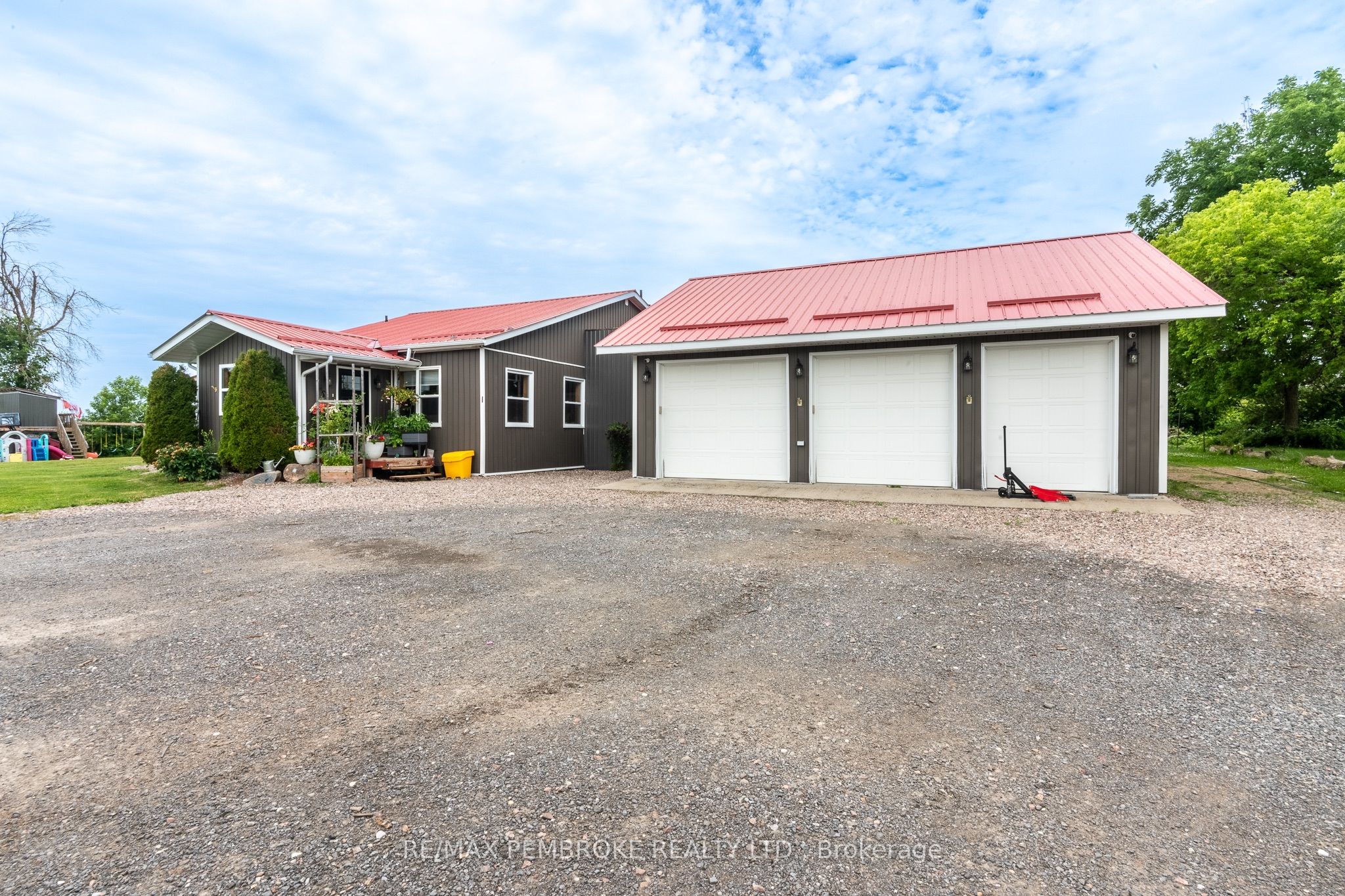 1890 Queensline Road Property Photo 45