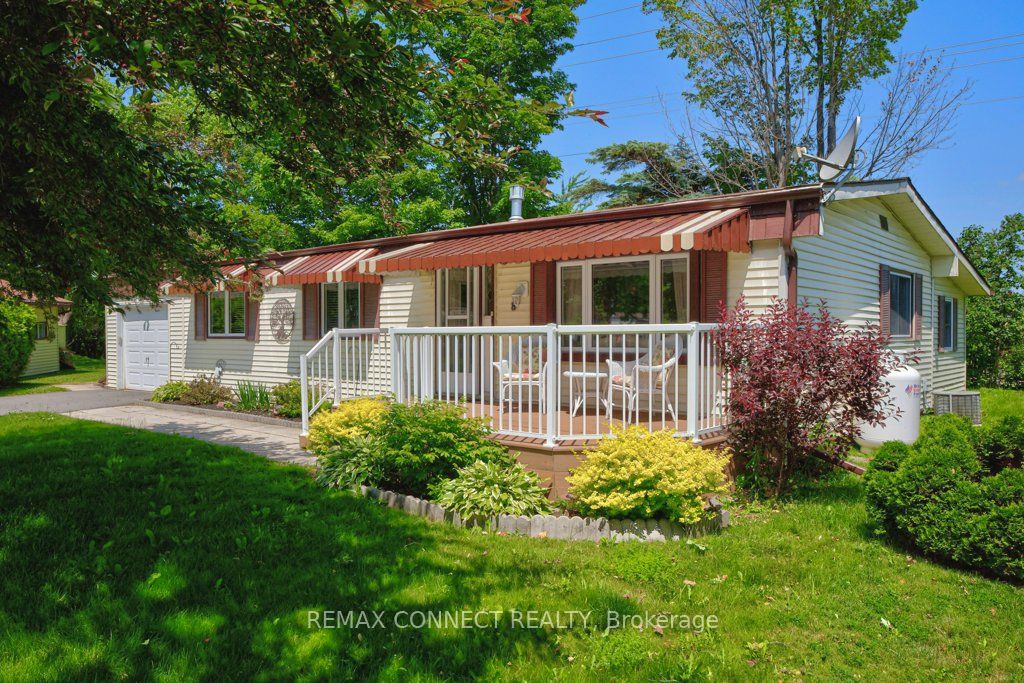 8 Circle Drive Property Photo 1