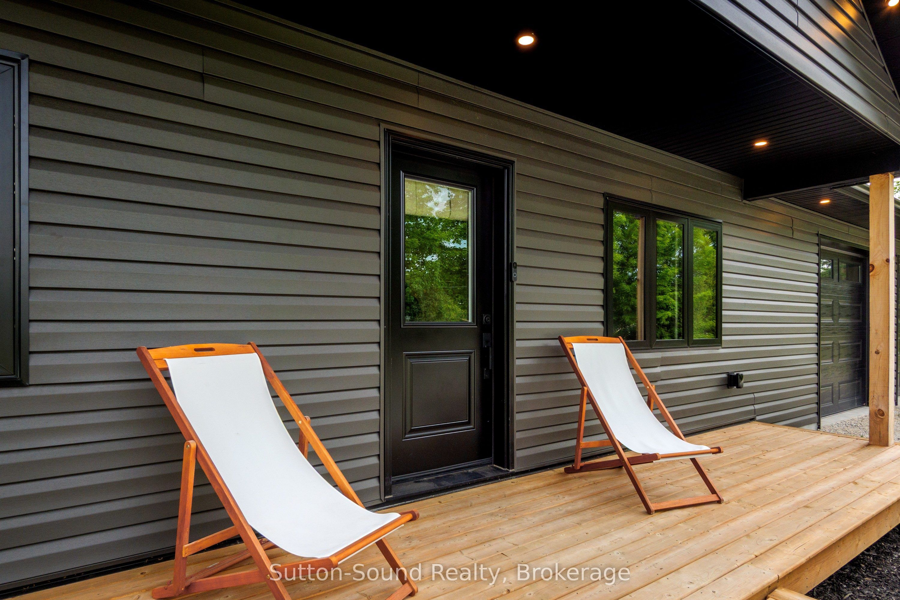 115 Gordon Street S Property Photo 6