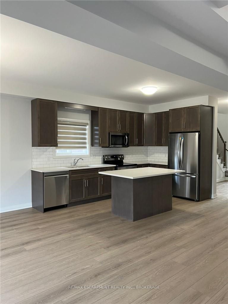 45 Bur Oak Drive Property Photo 4