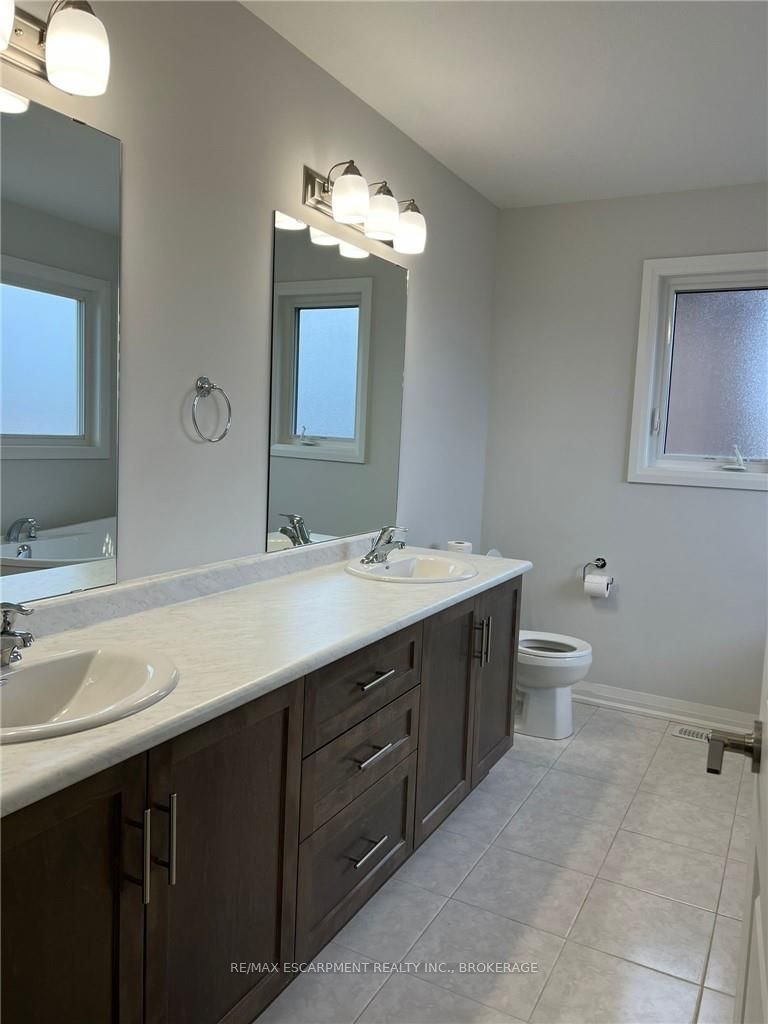 45 Bur Oak Drive Property Photo 17