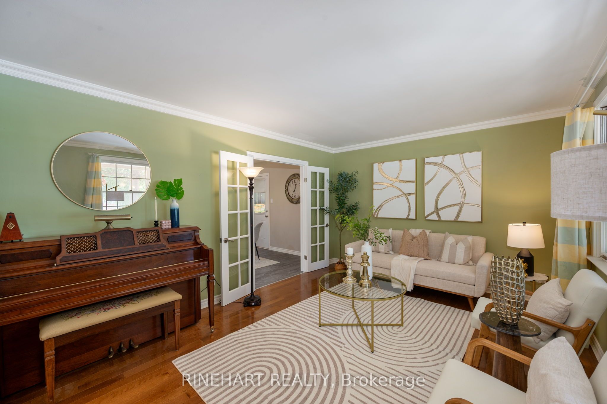 2 Lloyd Manor Crescent Property Photo 7