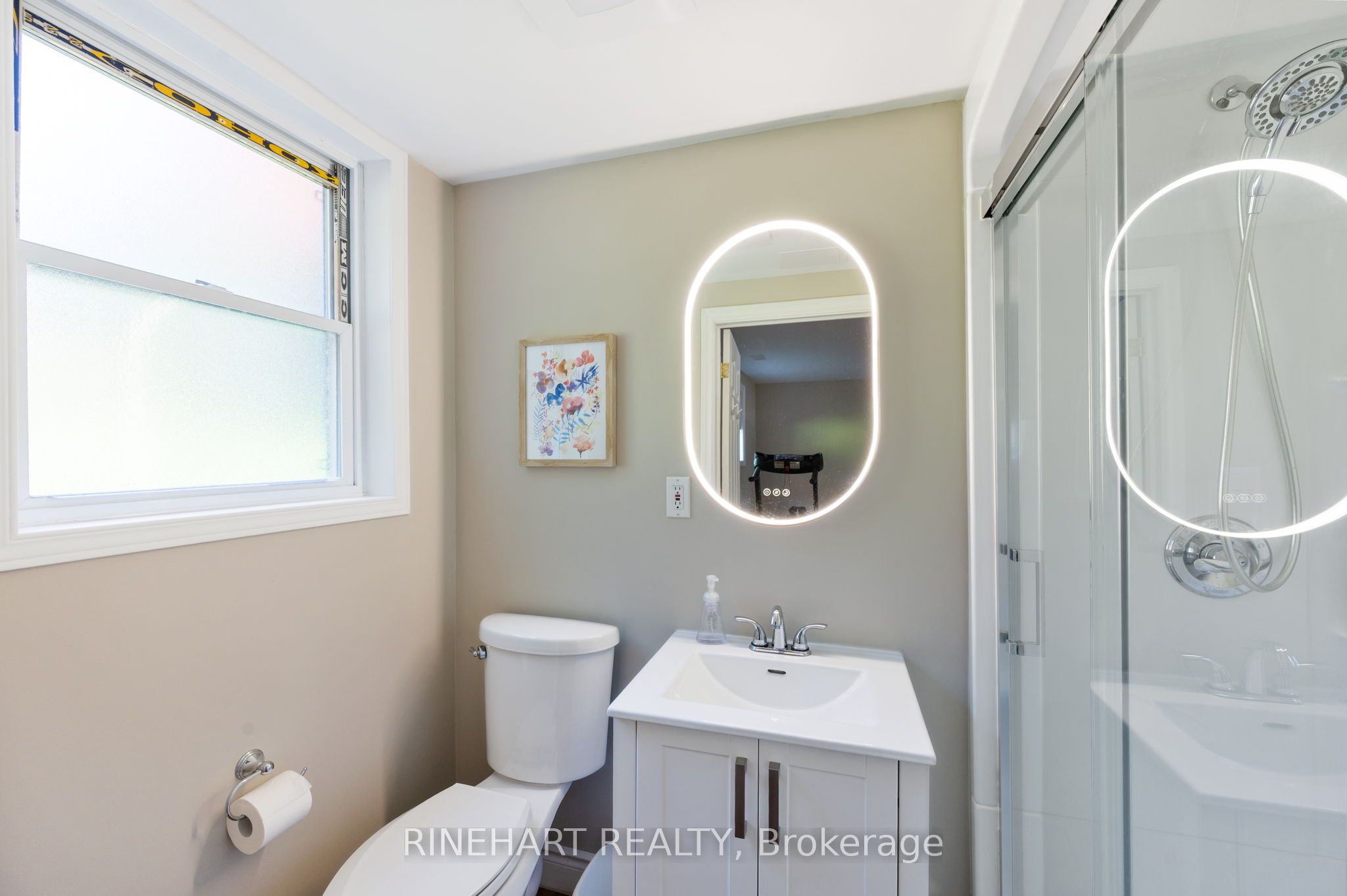 2 Lloyd Manor Crescent Property Photo 23