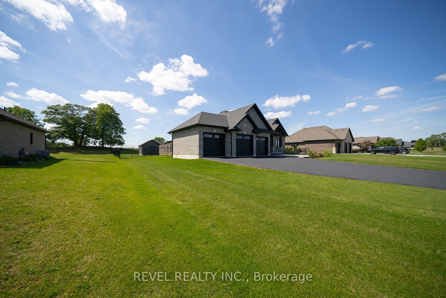 21 Tedley Boulevard Property Photo 4