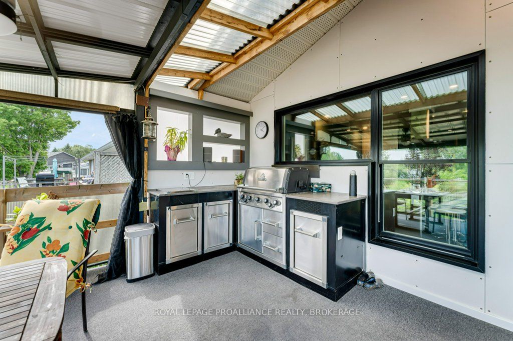25 Willowbank Road E Property Photo 17