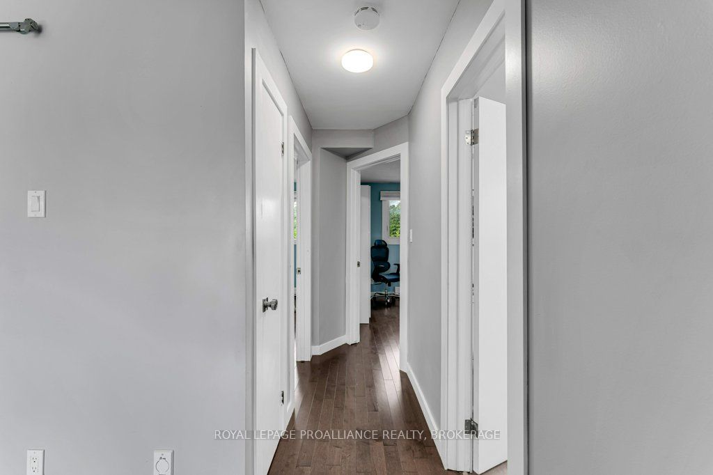 25 Willowbank Road E Property Photo 18