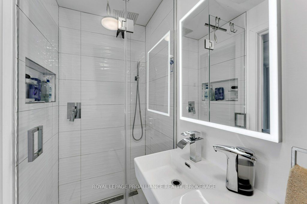 25 Willowbank Road E Property Photo 23