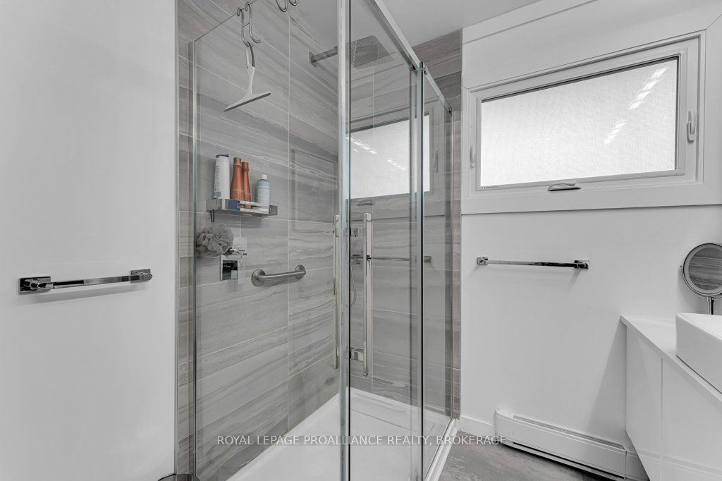25 Willowbank Road E Property Photo 30