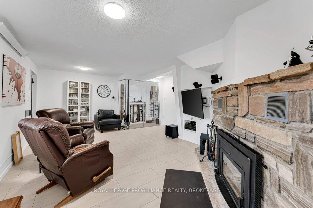 25 Willowbank Road E Property Photo 32