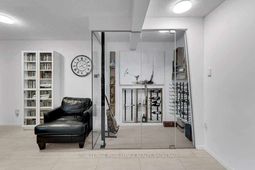 25 Willowbank Road E Property Photo 34