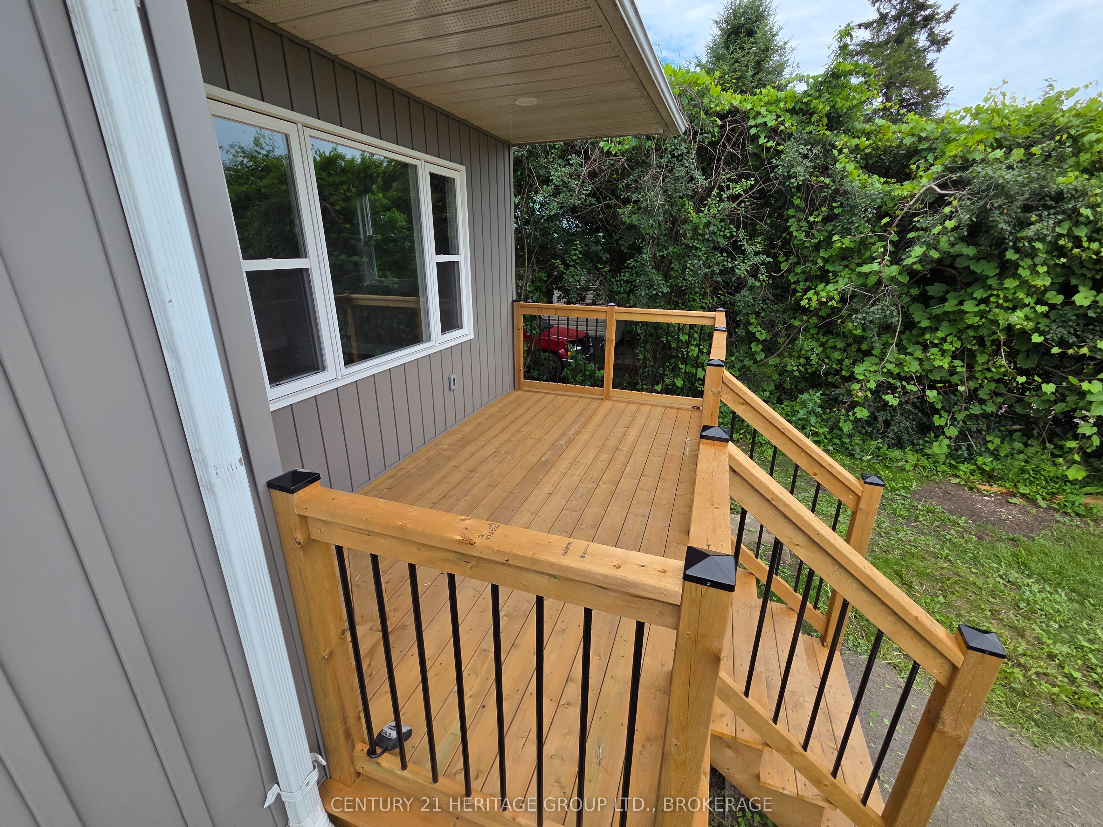 7510 Roger Stevens Drive Property Photo 2