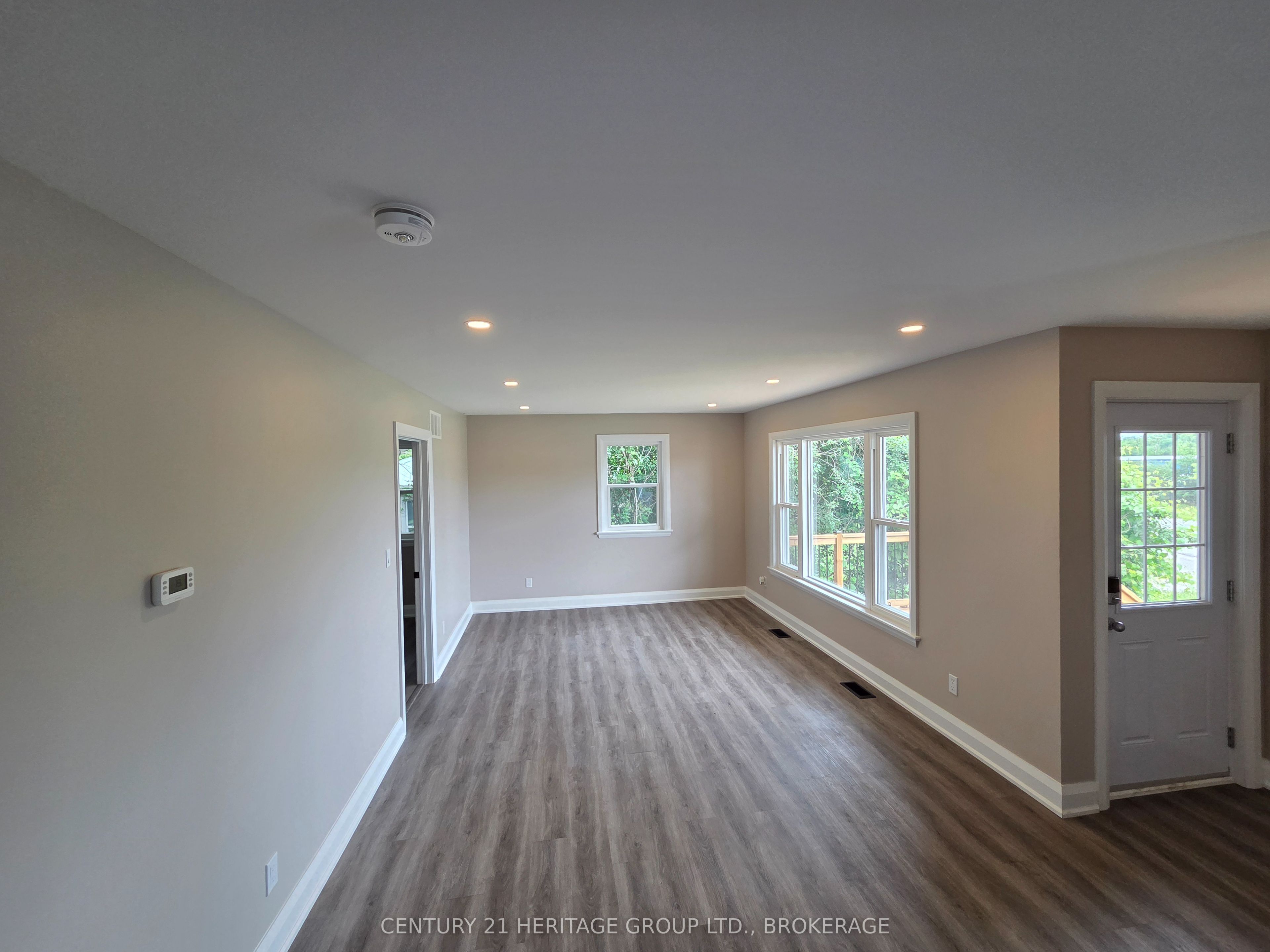 7510 Roger Stevens Drive Property Photo 4