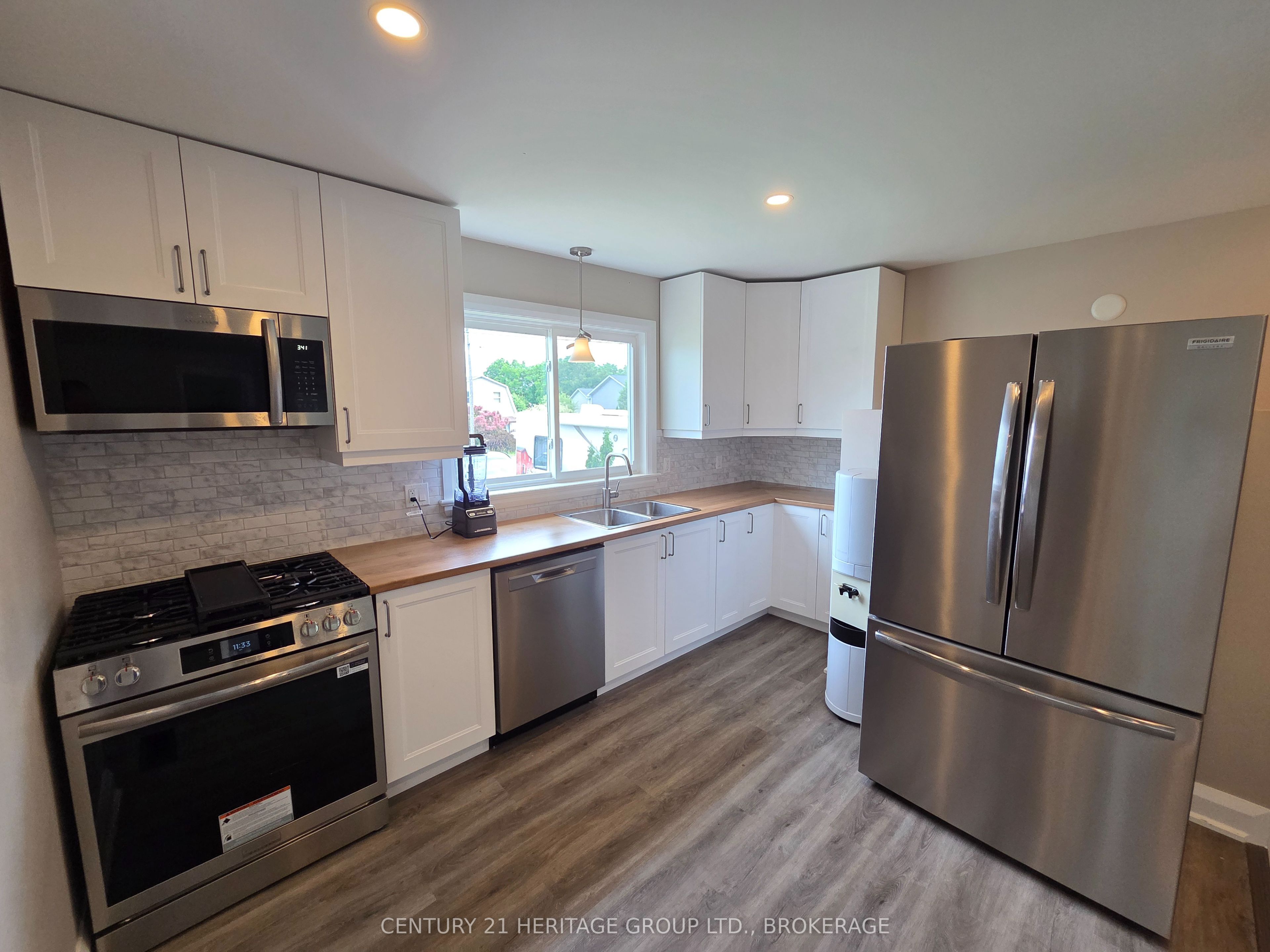 7510 Roger Stevens Drive Property Photo 6