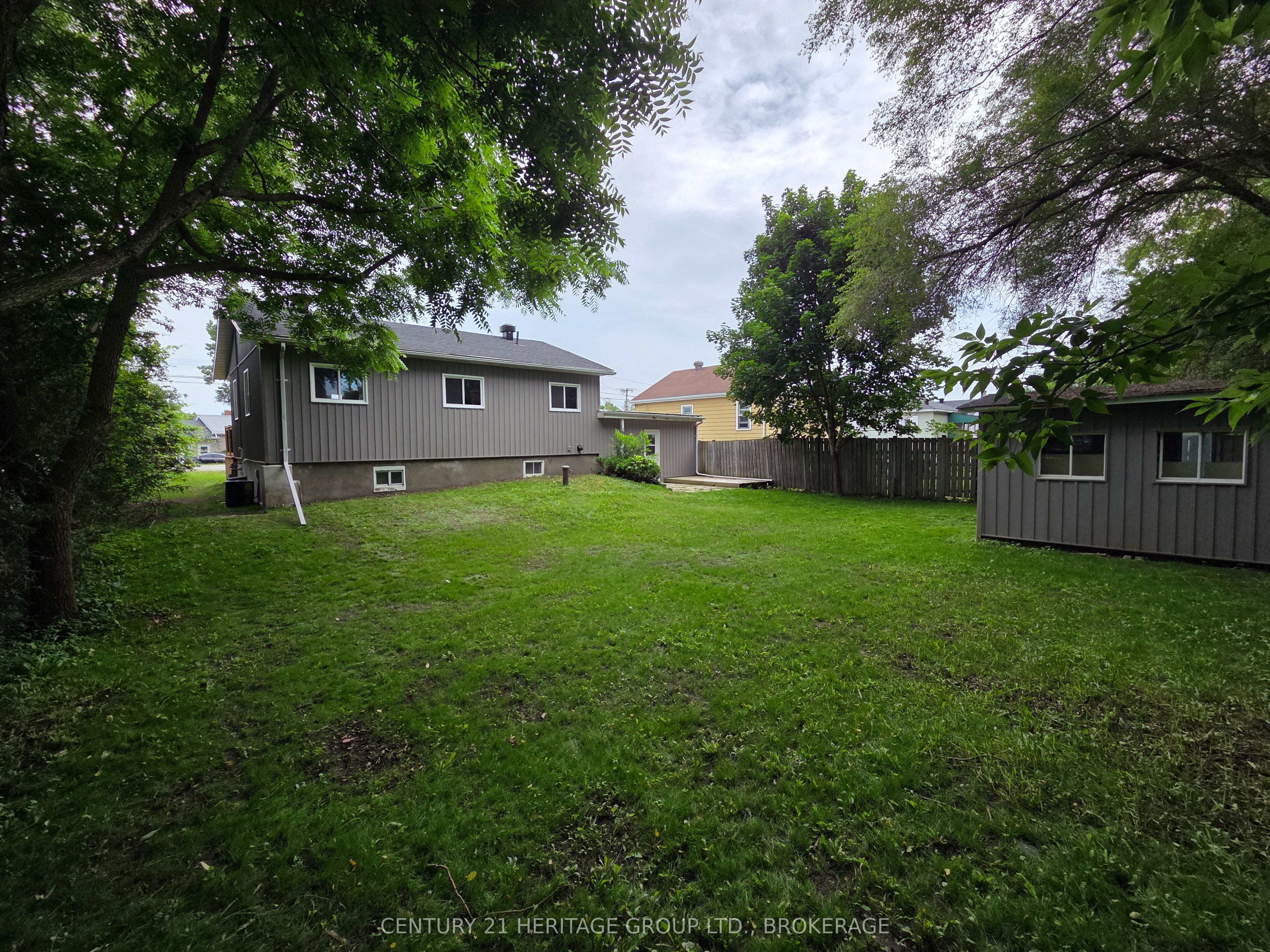 7510 Roger Stevens Drive Property Photo 17