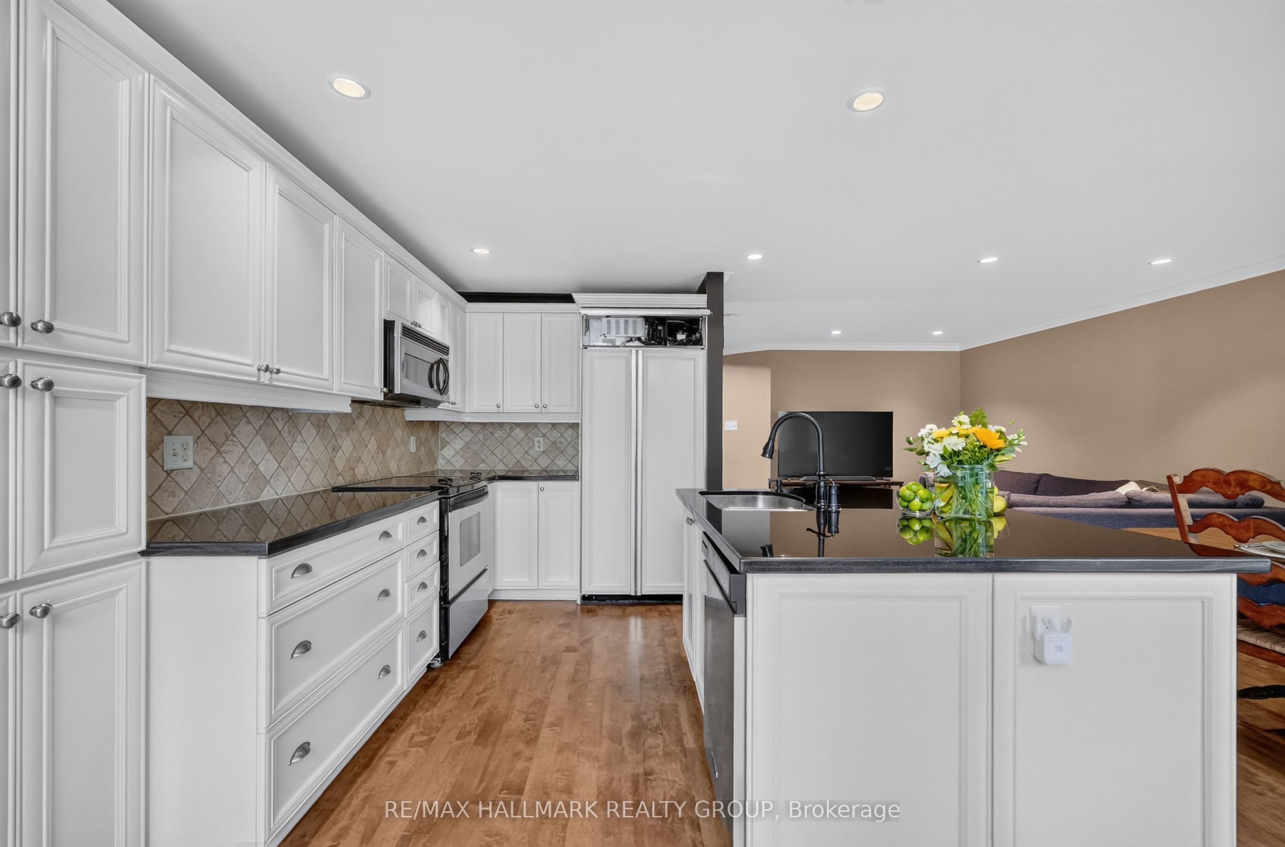 615 Aquaview Drive Property Photo 10