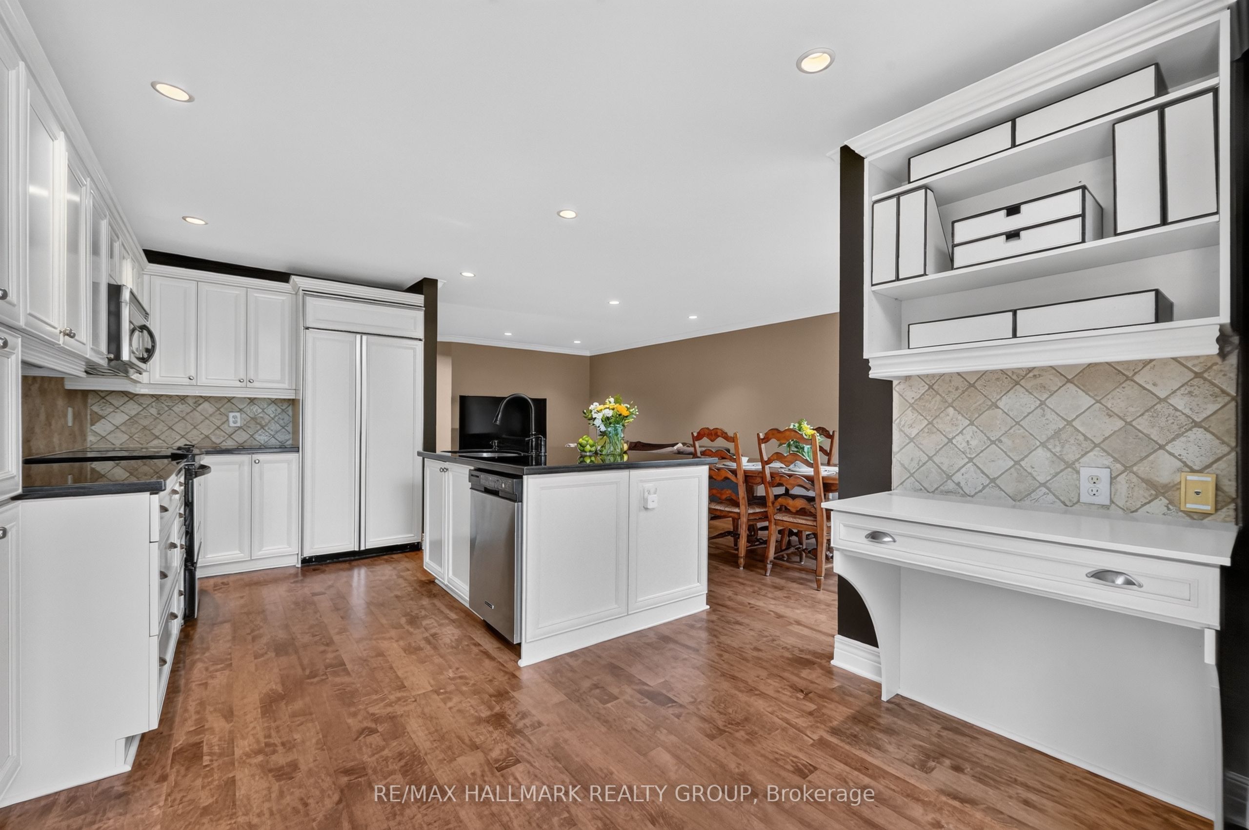 615 Aquaview Drive Property Photo 15