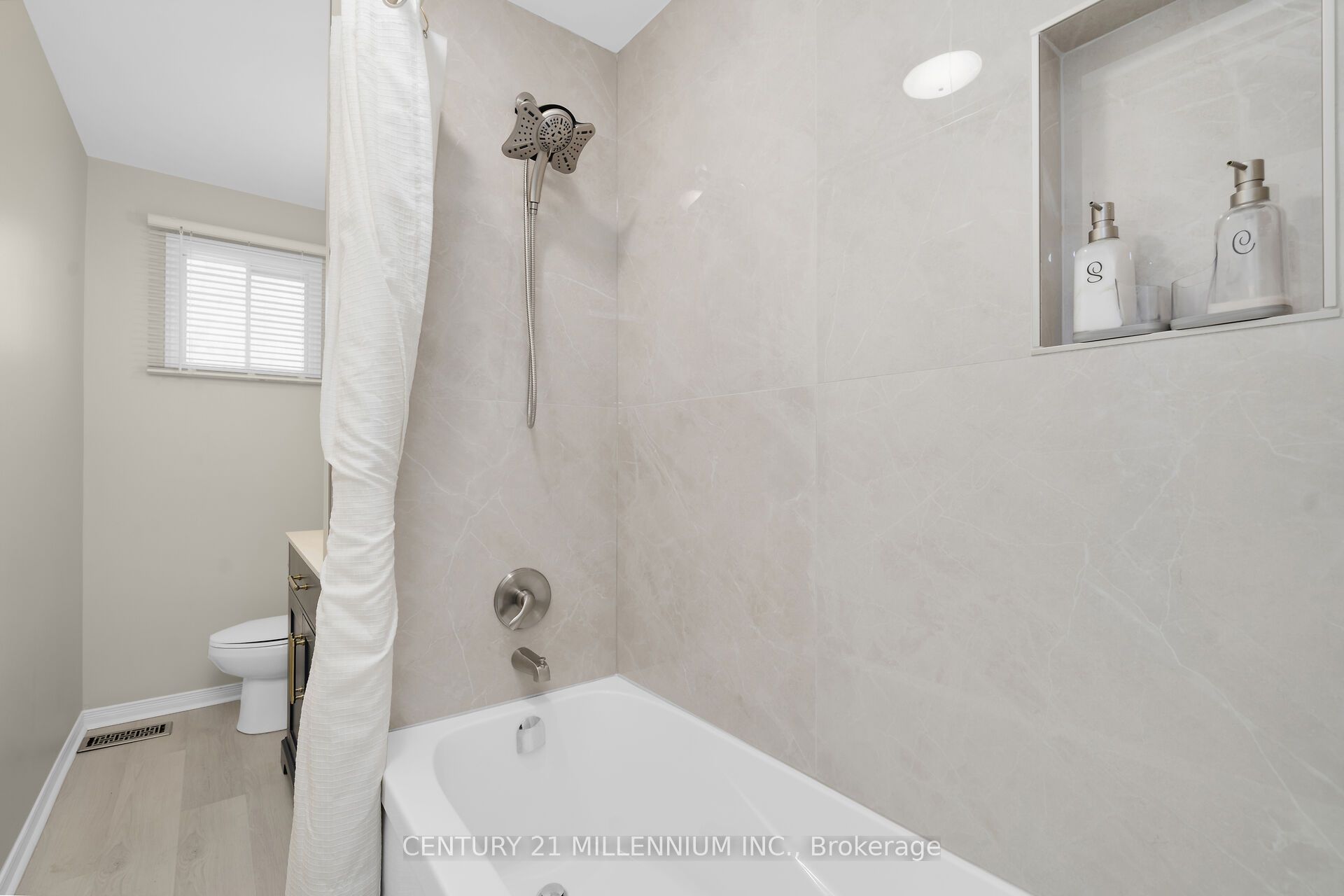 83 Douglas Crescent Property Photo 25