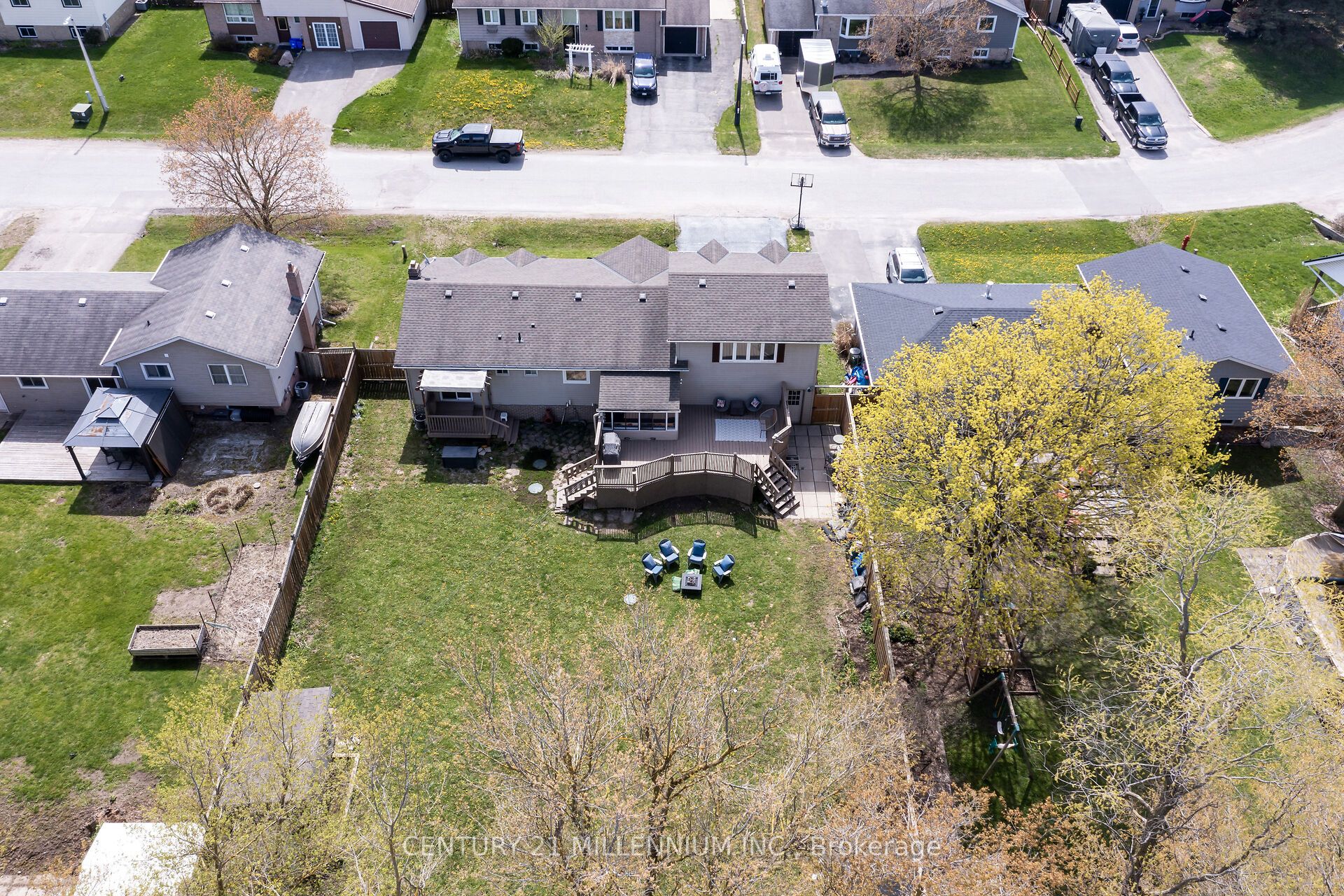 83 Douglas Crescent Property Photo 40
