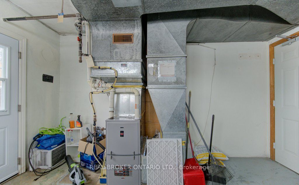 109 Eton Drive Property Photo 3