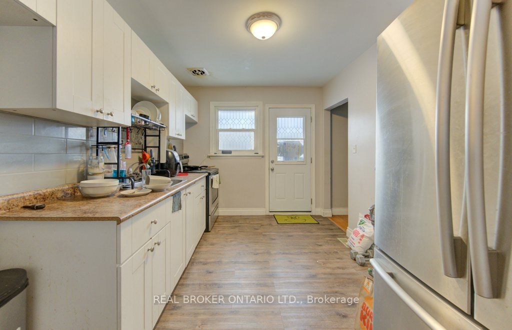 109 Eton Drive Property Photo 28