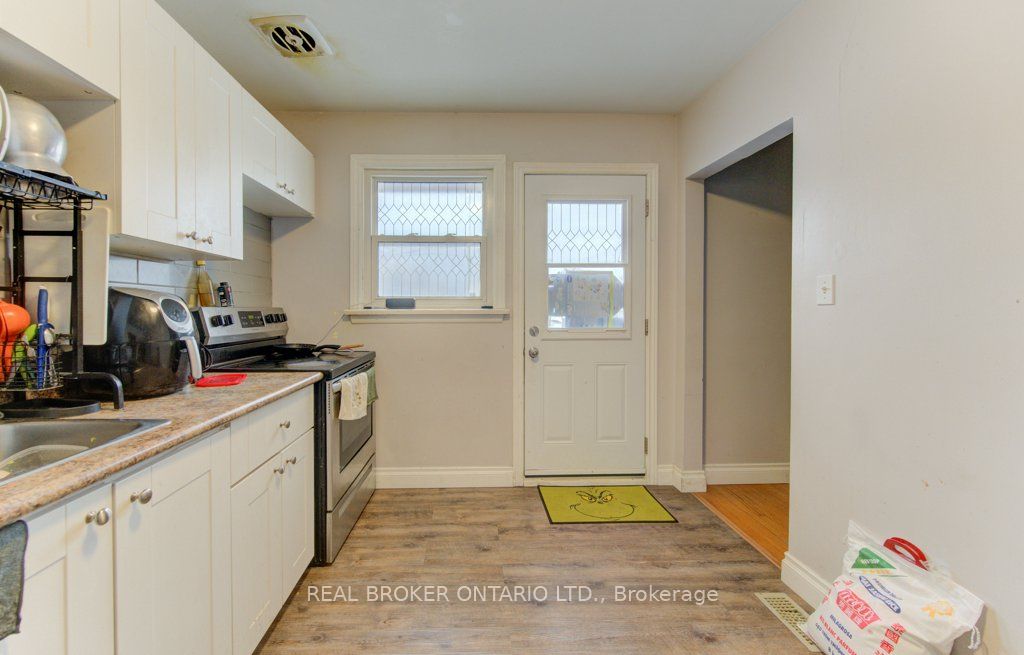 109 Eton Drive Property Photo 31