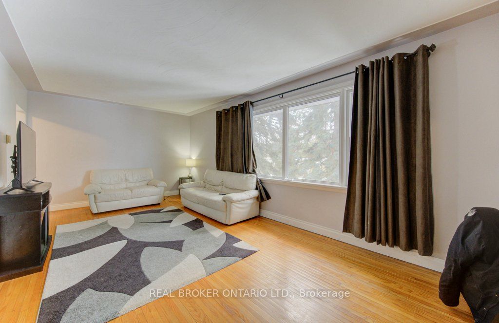 109 Eton Drive Property Photo 33