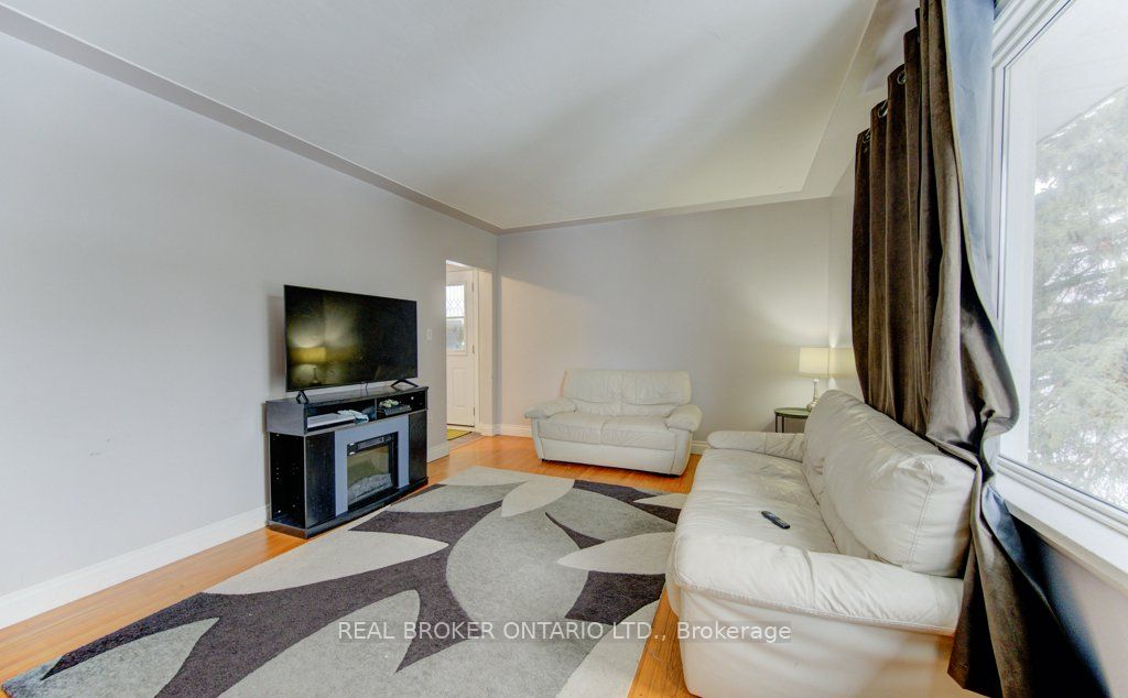 109 Eton Drive Property Photo 34