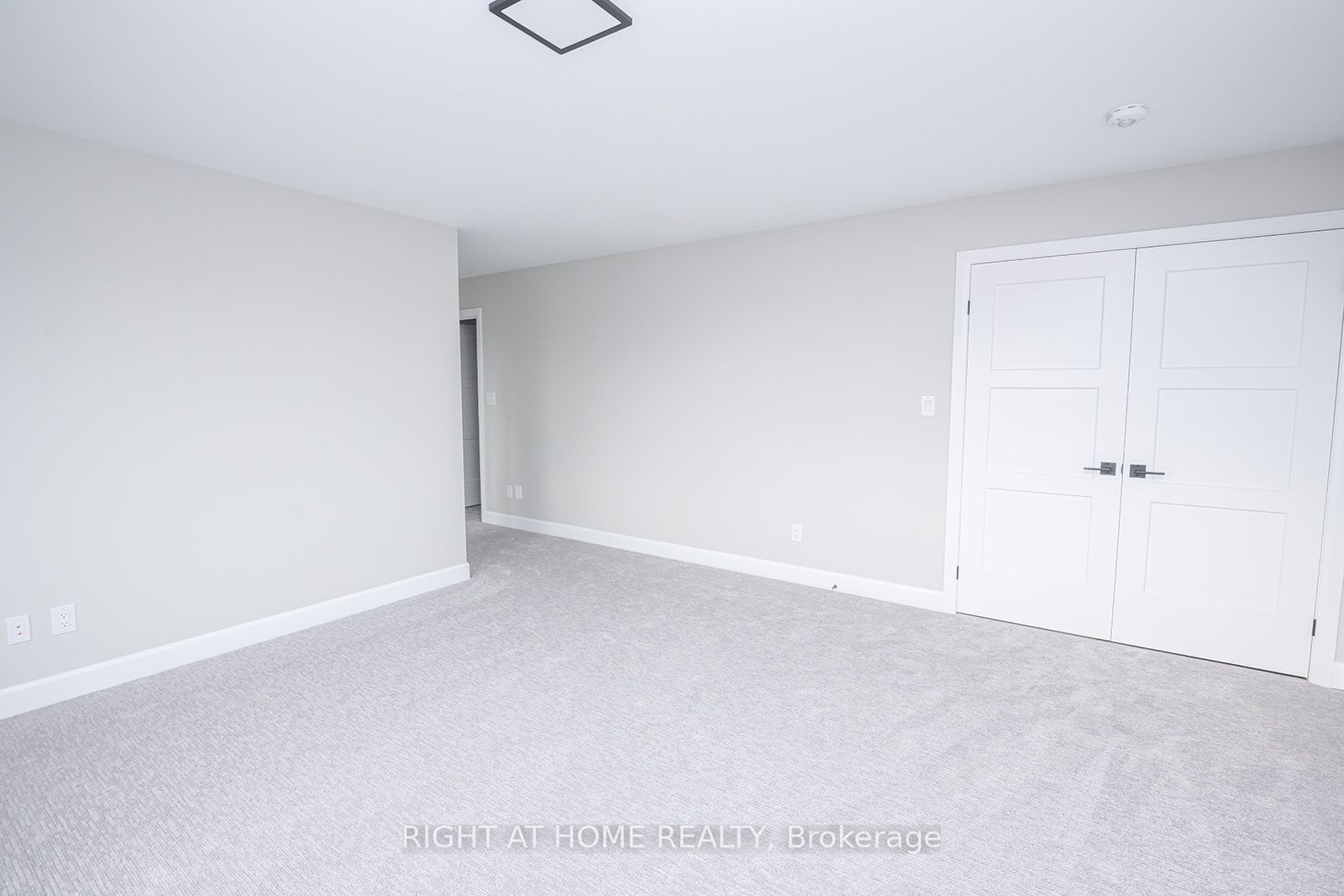 3909 Mitchell Crescent Property Photo 15